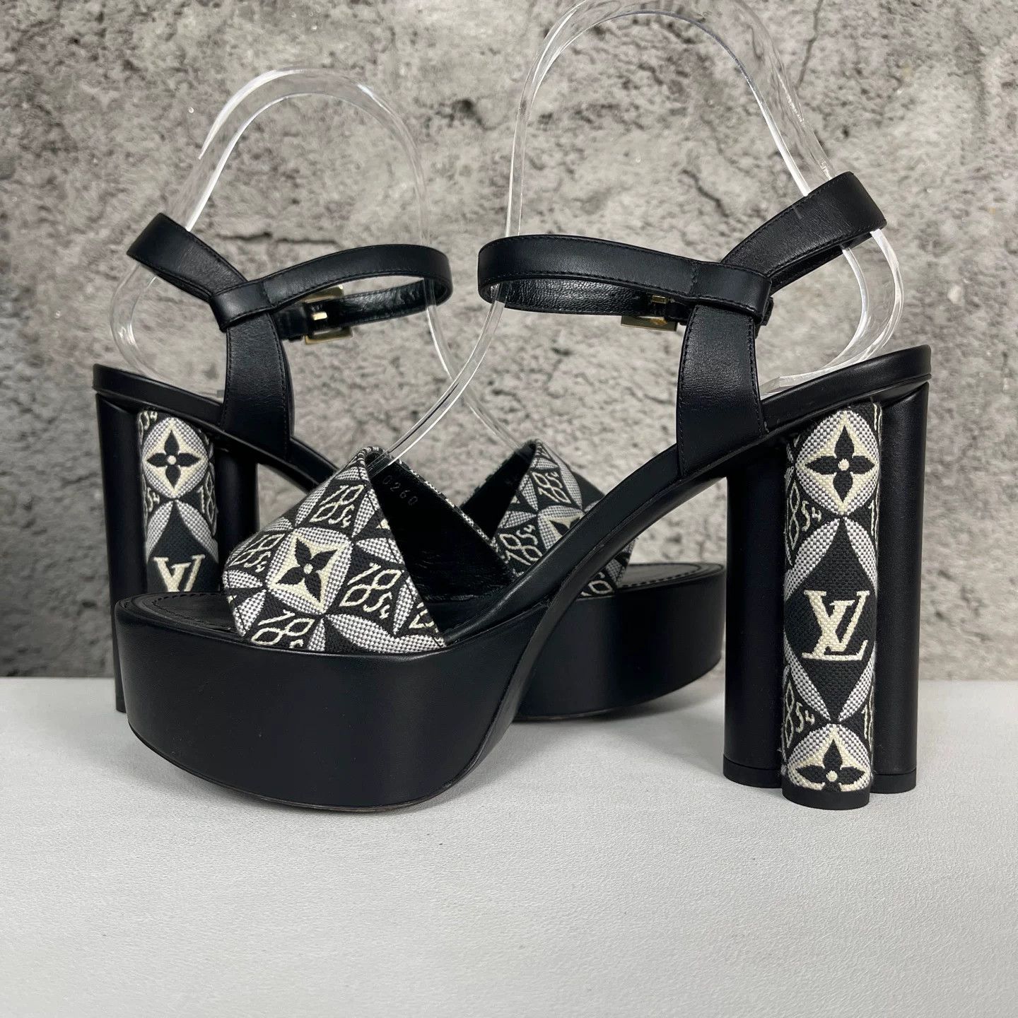 Louis Vuitton Louis Vuitton 1854 Jacquard Platform Heels Size 37 Size US 7 / IT 37 - 7 Thumbnail