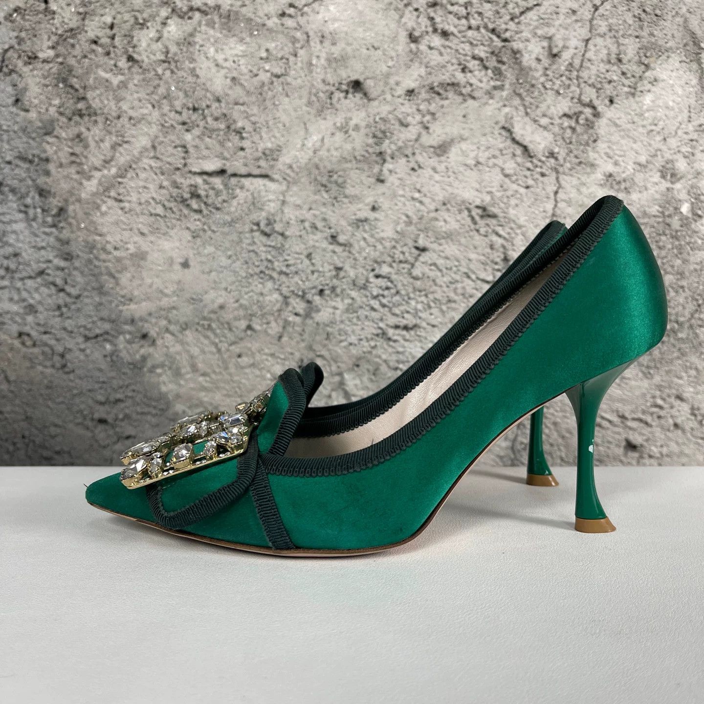 Roger Vivier Roger Vivier Satin Rhinestone Pumps Size 36.5 Size US 6.5 / IT 36.5 - 4 Thumbnail