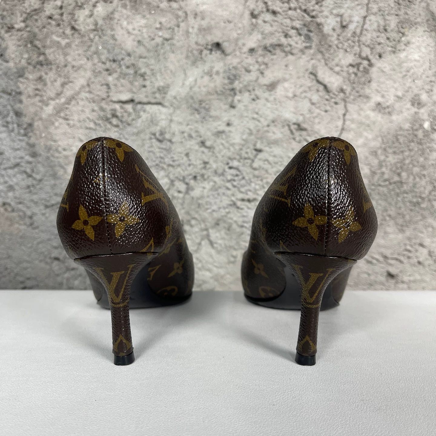 Louis Vuitton Louis Vuitton Monogram Pointed Toe Pumps Size 36 Size US 6 / IT 36 - 5 Thumbnail