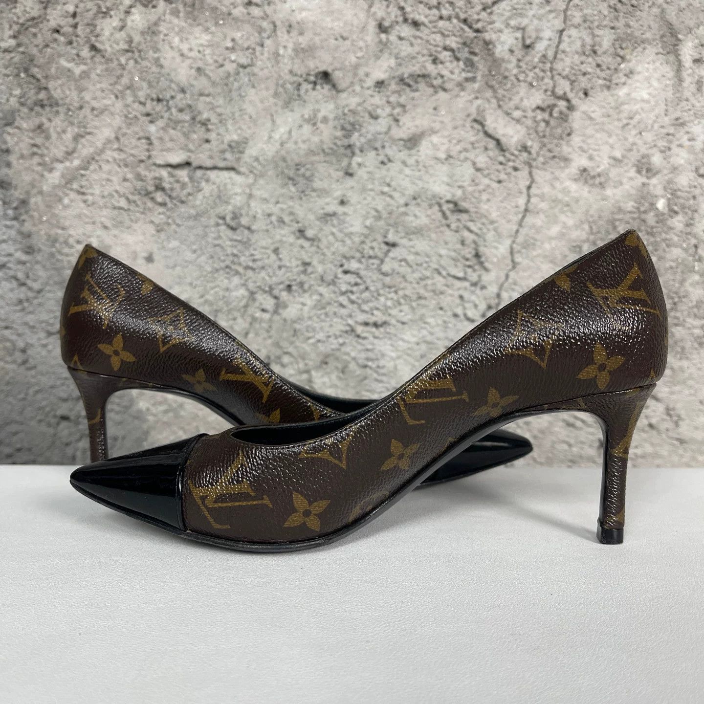 Louis Vuitton Louis Vuitton Monogram Pointed Toe Pumps Size 36 Size US 6 / IT 36 - 7 Thumbnail