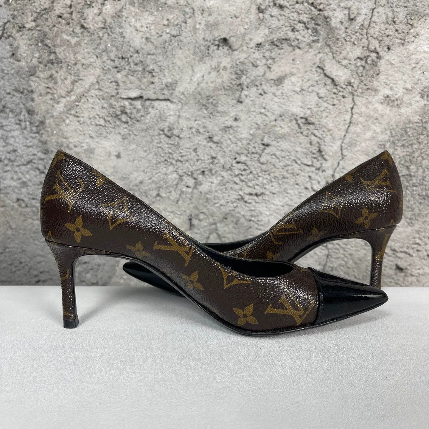 Louis Vuitton Louis Vuitton Monogram Pointed Toe Pumps Size 36 Size US 6 / IT 36 - 6 Thumbnail