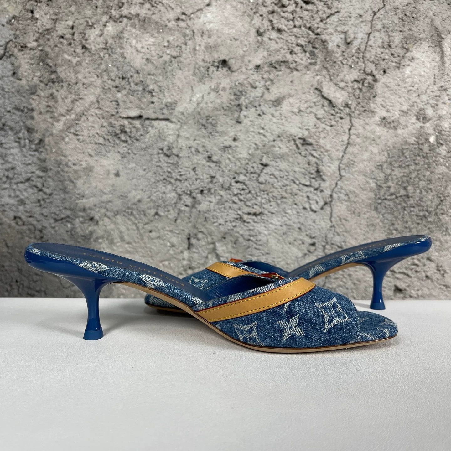 Louis Vuitton Louis Vuitton Monogram Denim Mules Size 37 Size US 7 / IT 37 - 6 Thumbnail