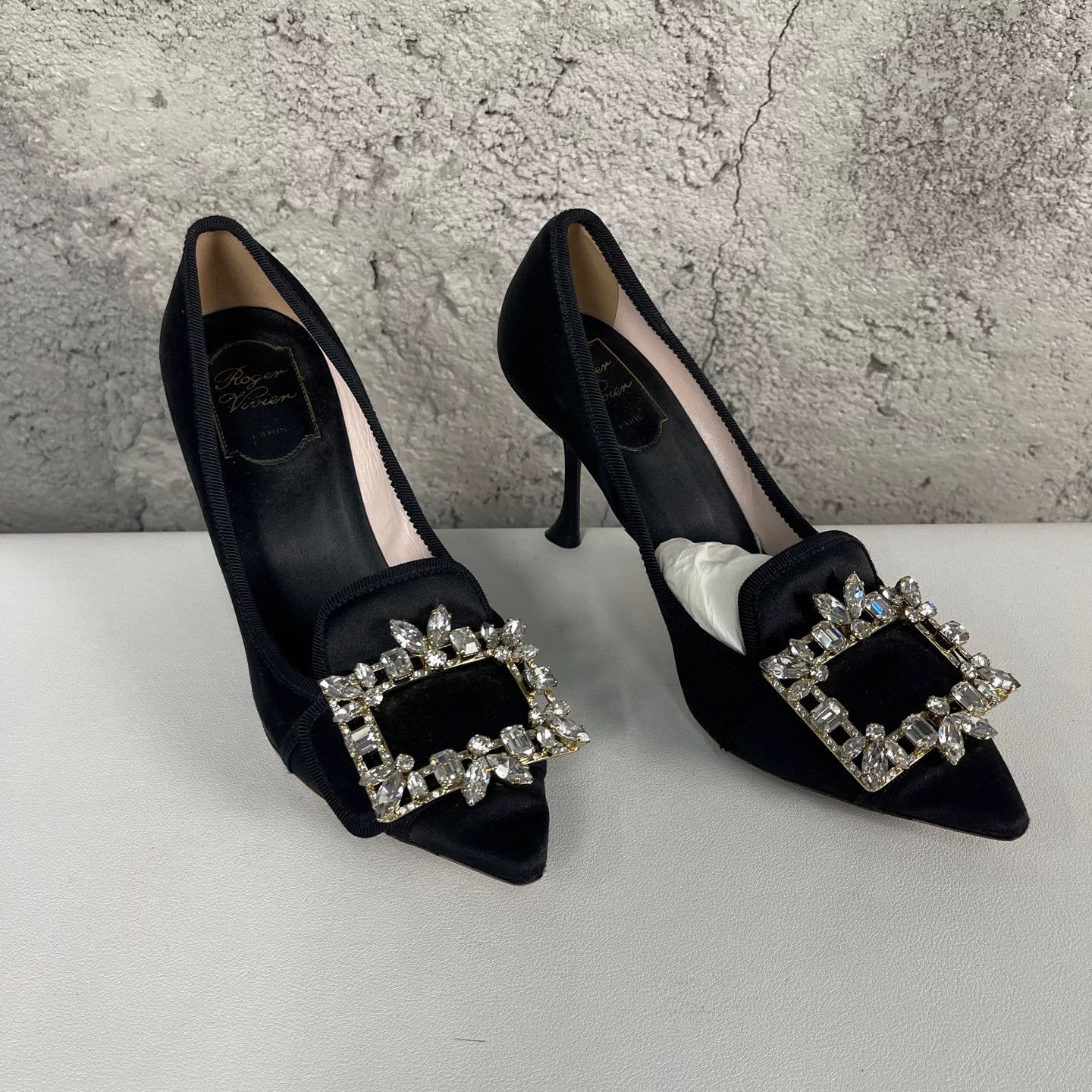 Roger Vivier Roger Vivier Crystal Buckle Heels Size 36.5 Size US 6.5 / IT 36.5 - 2 Thumbnail