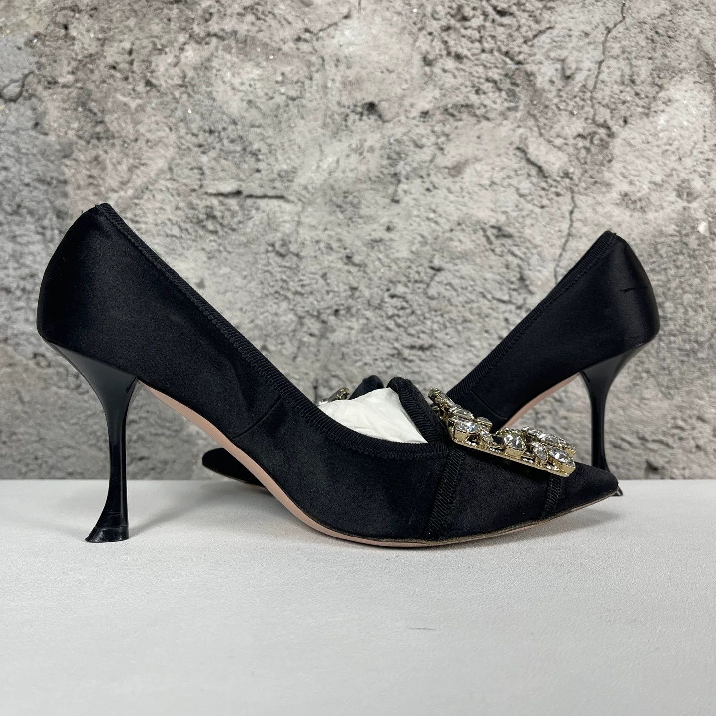 Roger Vivier Roger Vivier Crystal Buckle Heels Size 36.5 Size US 6.5 / IT 36.5 - 6 Thumbnail