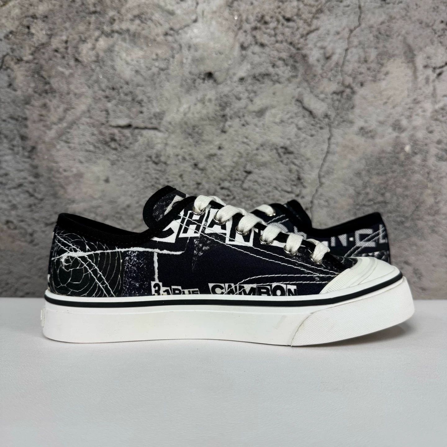 Chanel Chanel Logo Print Low-Top Sneakers Size 36 Size US 6 / IT 36 - 6 Thumbnail