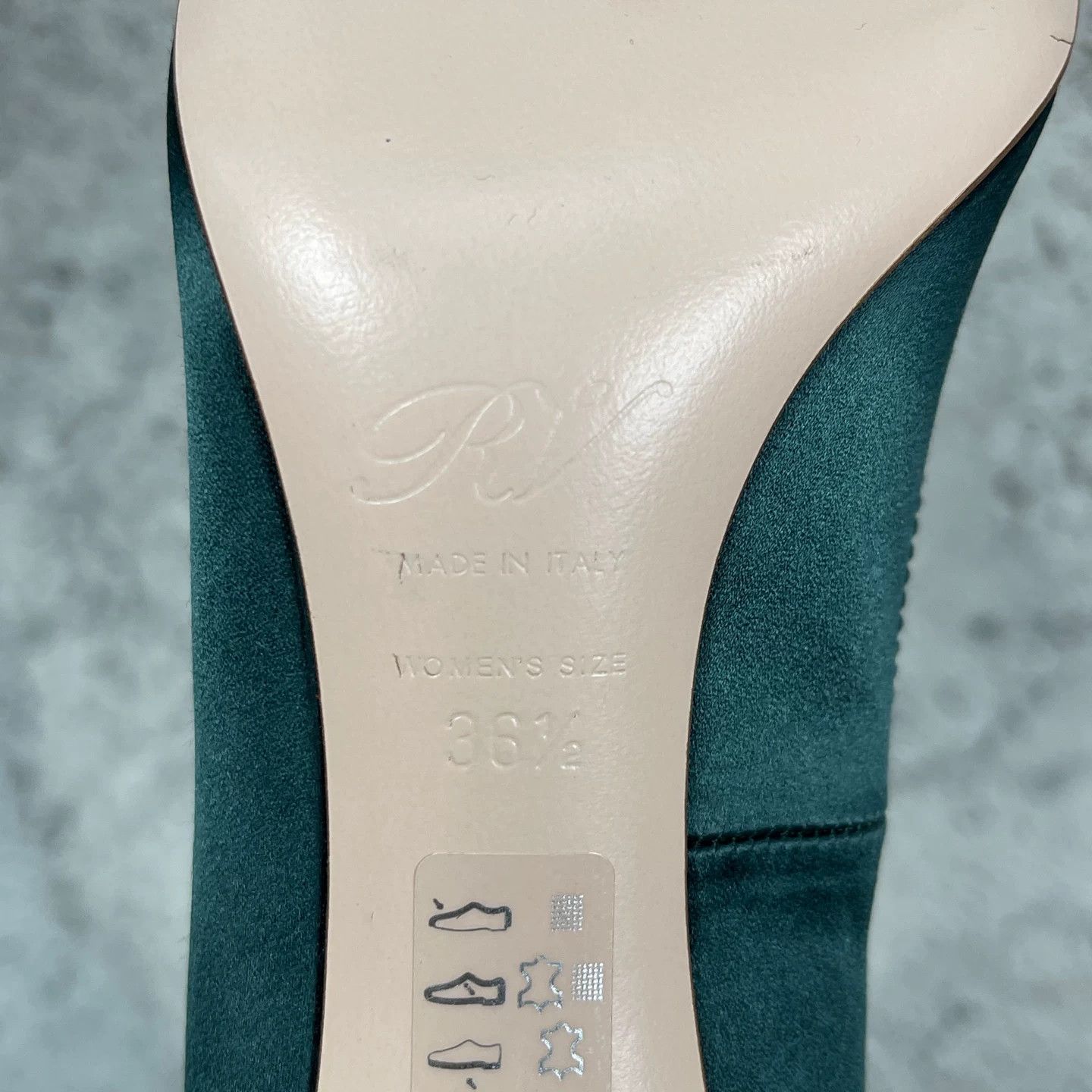 Roger Vivier Roger Vivier Crystal Buckle Heels Size 36.5 Size US 6.5 / IT 36.5 - 7 Thumbnail