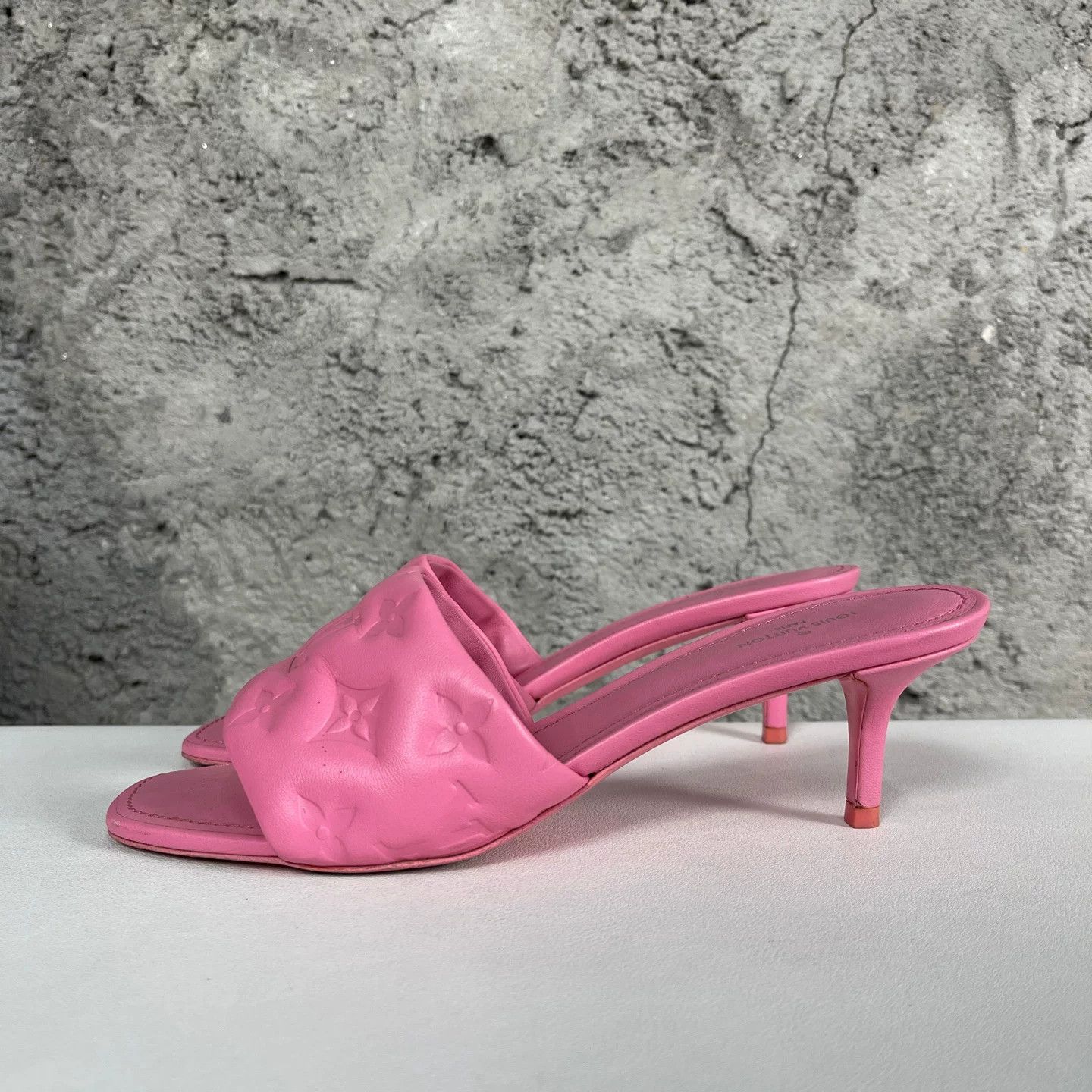 Louis Vuitton Louis Vuitton Pink Quilted Monogram Mules Size 37 Size US 7 / IT 37 - 4 Thumbnail