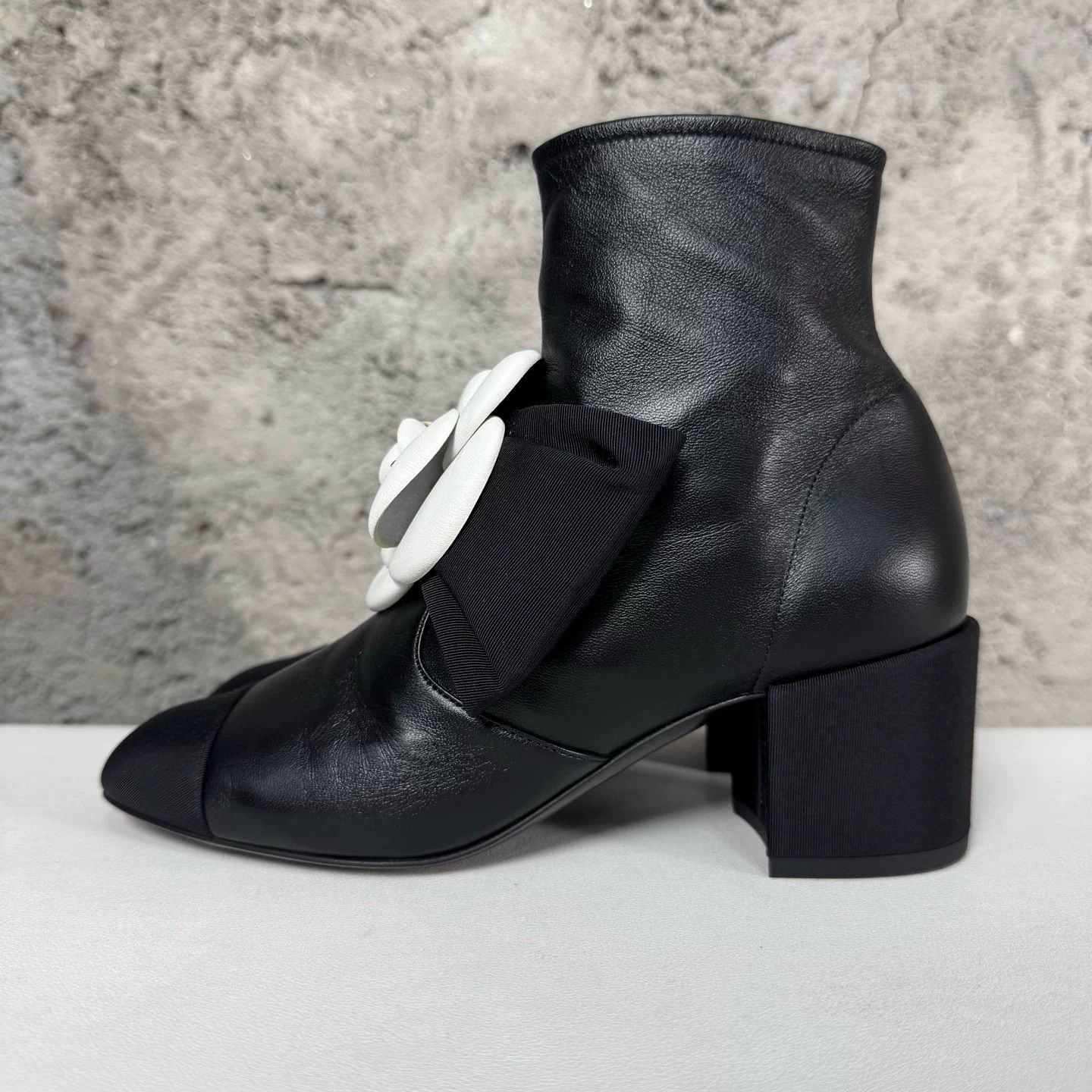 Chanel Chanel Camellia Leather Ankle Boots Size 36.5 Size US 6.5 / IT 36.5 - 4 Thumbnail
