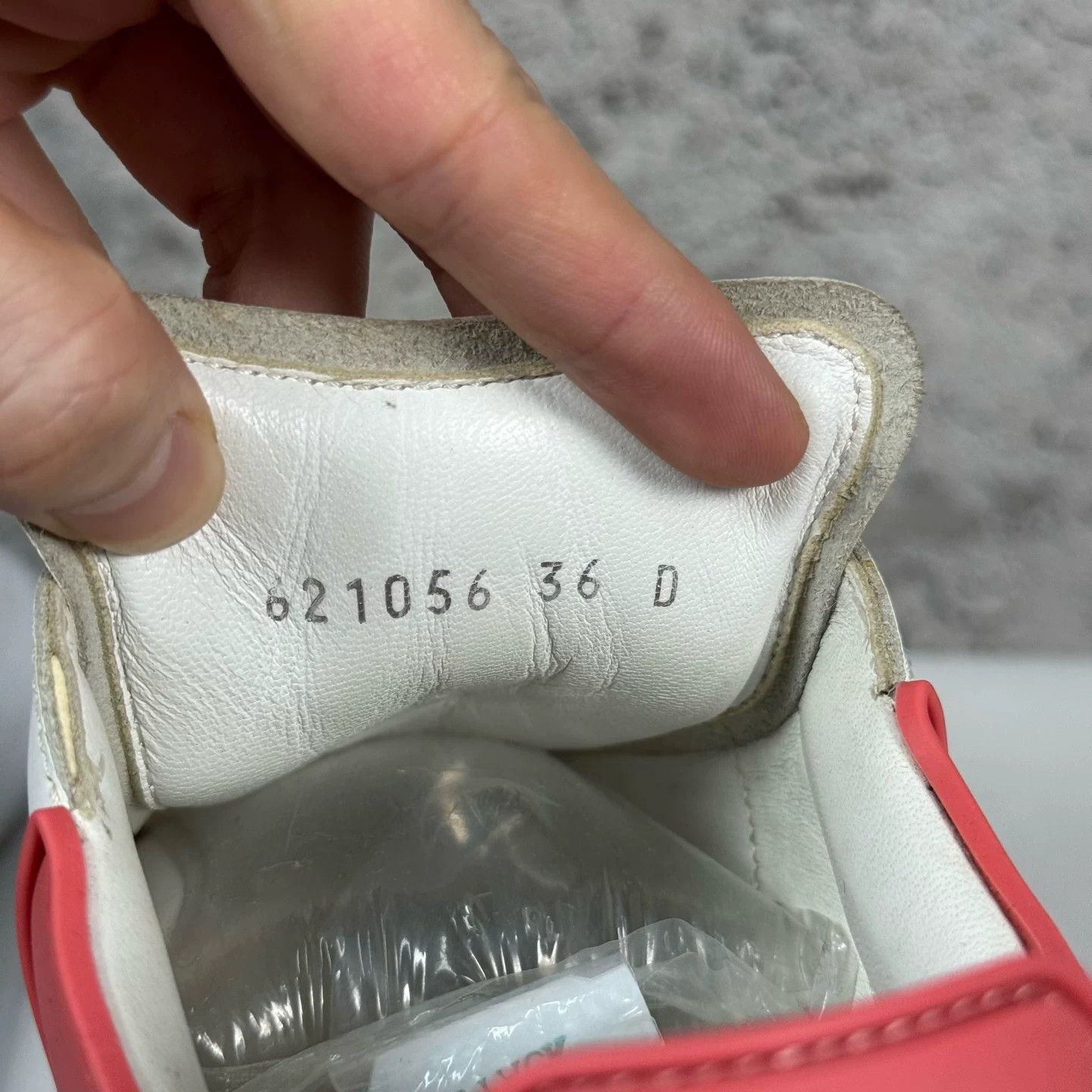 Alexander McQueen Alexander McQueen White Red Leather Sneakers Size 36 Size US 6 / IT 36 - 10 Thumbnail