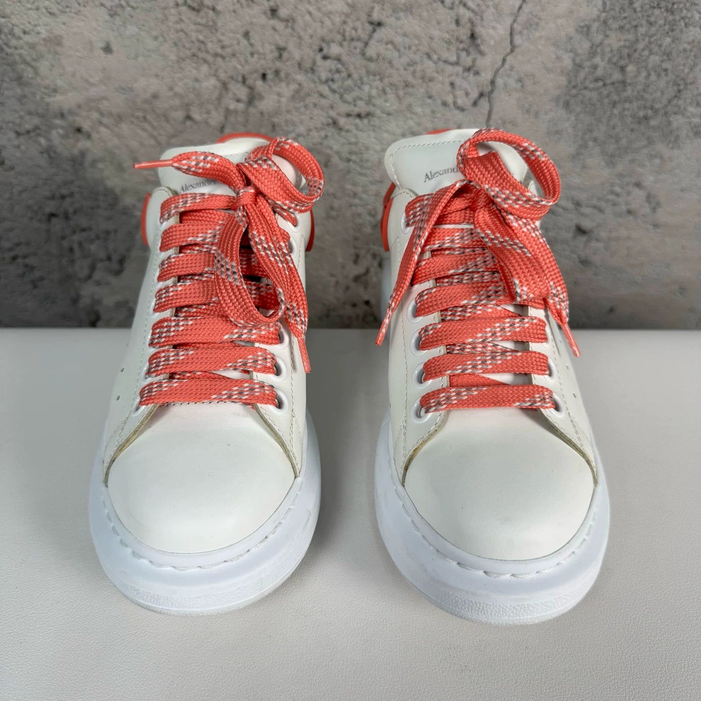 Alexander McQueen Alexander McQueen White Red Leather Sneakers Size 36 Size US 6 / IT 36 - 8 Thumbnail