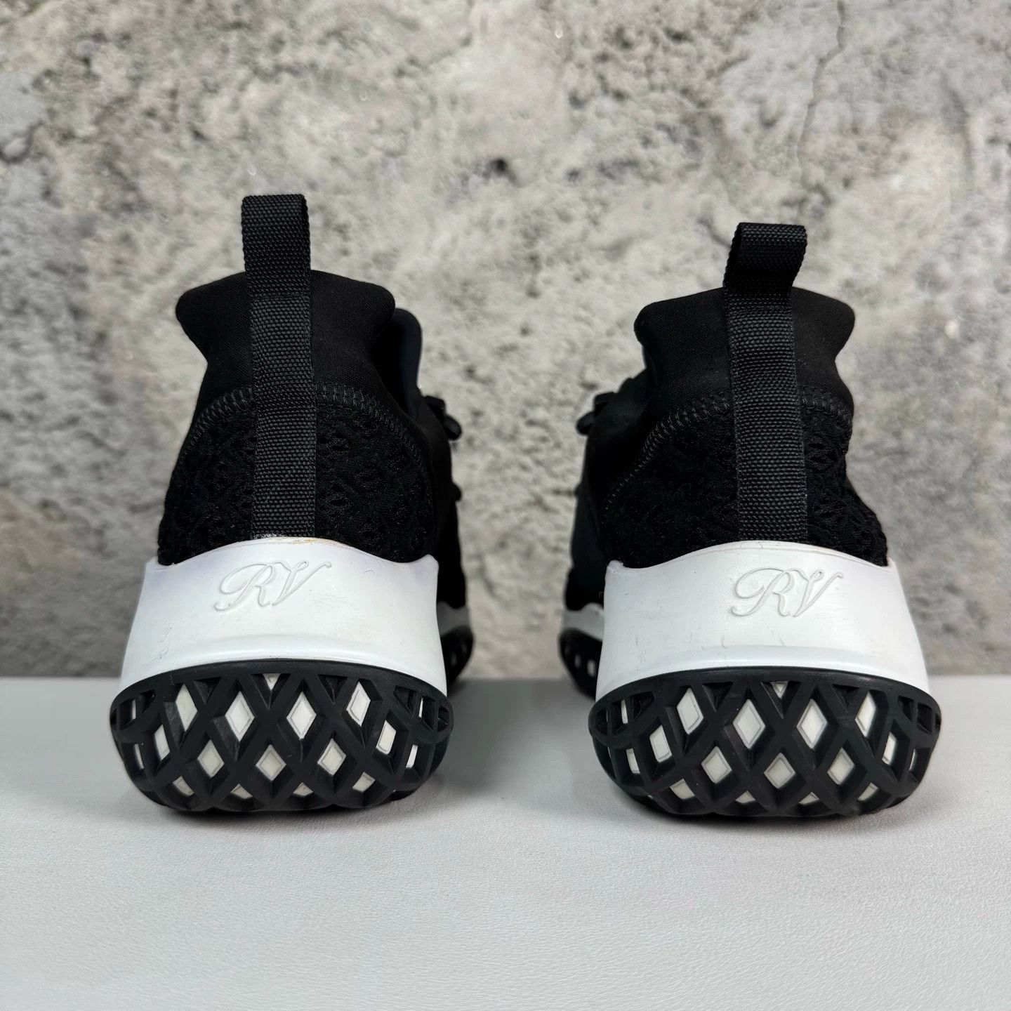 Roger Vivier Roger Vivier Crystal Buckle Sneakers Size 36 Size US 6 / IT 36 - 5 Thumbnail