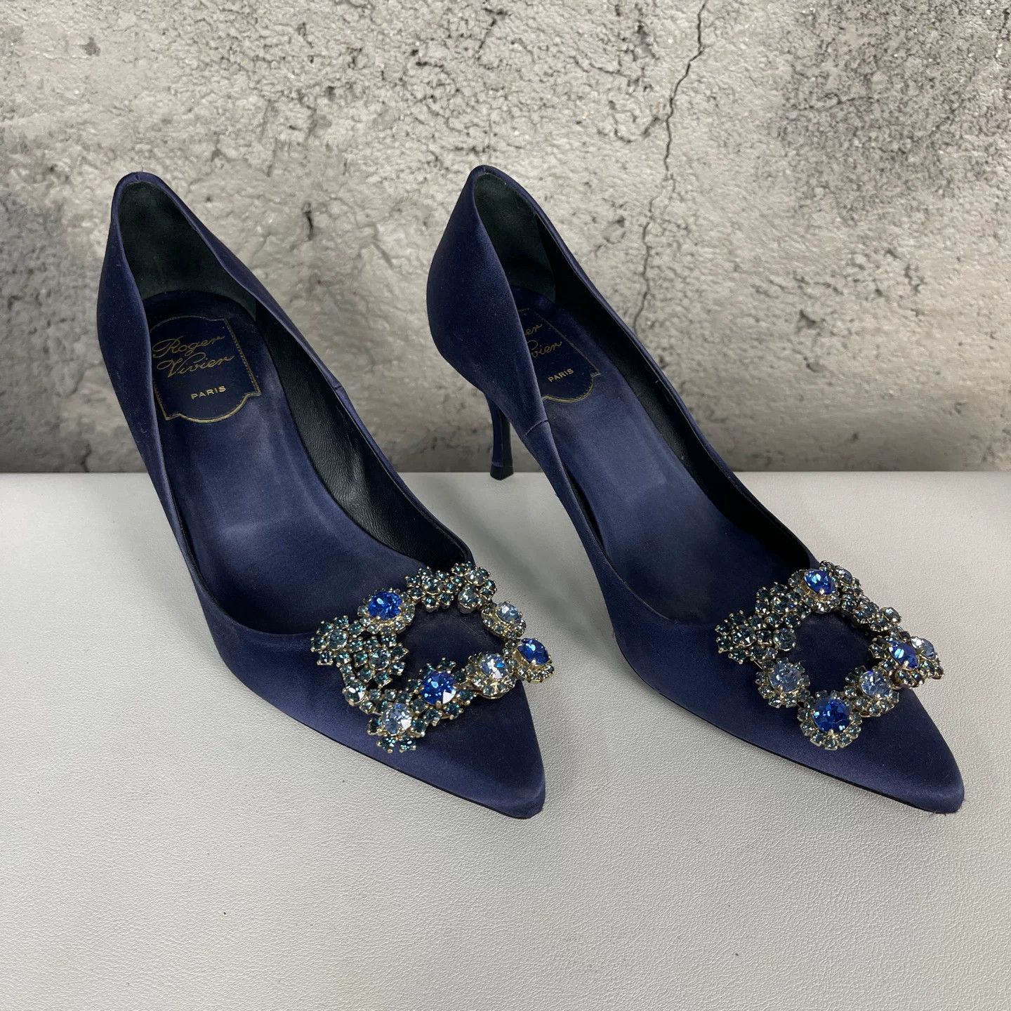 Roger Vivier Roger Vivier Jeweled Buckle Pumps Size 36.5 Size US 6.5 / IT 36.5 - 2 Thumbnail