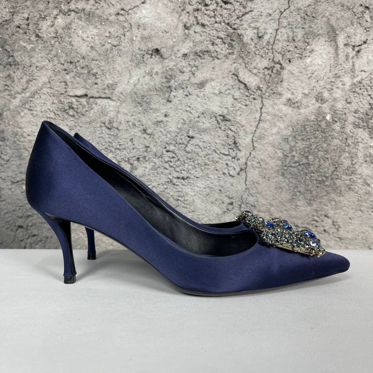Roger Vivier Roger Vivier Jeweled Buckle Pumps Size 36.5 Size US 6.5 / IT 36.5 - 3 Thumbnail