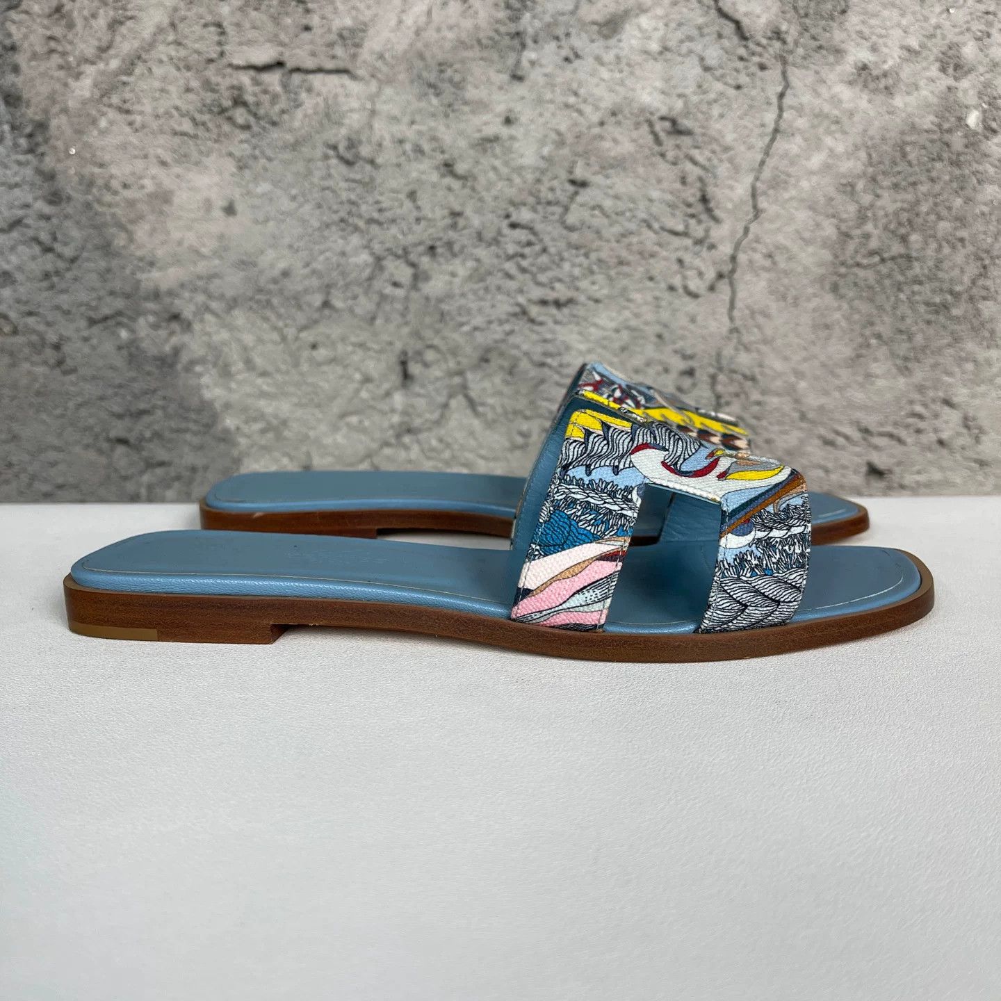 Hermes Hermes Printed Fabric Oran Sandals Size 36.5 Size US 6.5 / IT 36.5 - 3 Thumbnail