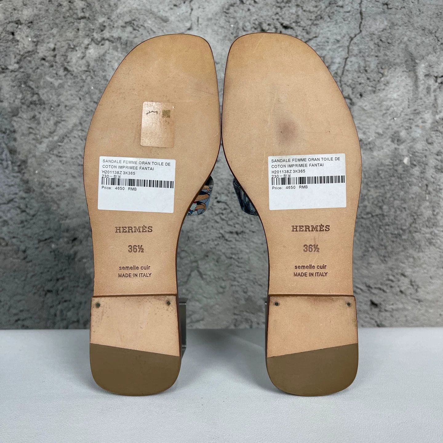 Hermes Hermes Printed Fabric Oran Sandals Size 36.5 Size US 6.5 / IT 36.5 - 9 Thumbnail