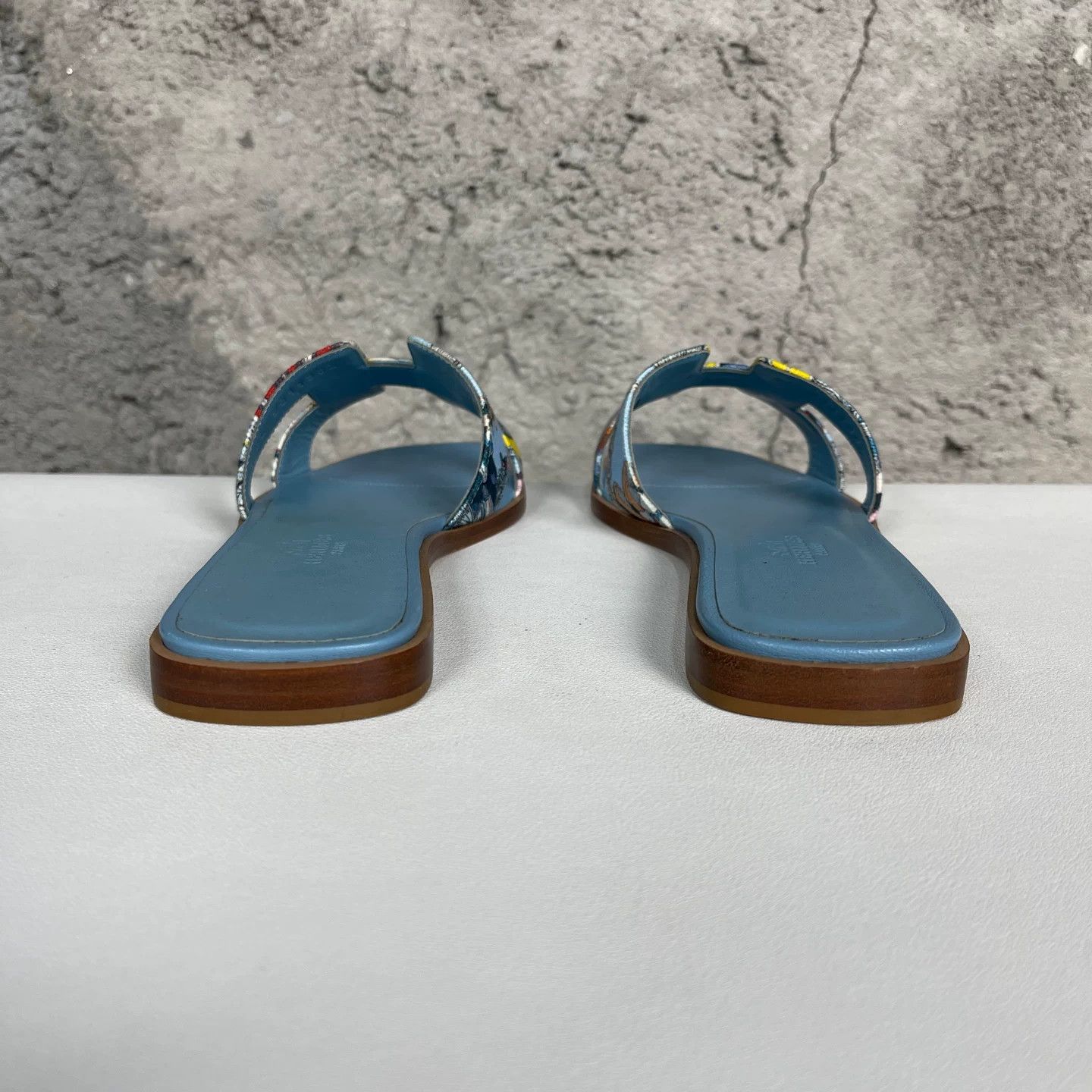 Hermes Hermes Printed Fabric Oran Sandals Size 36.5 Size US 6.5 / IT 36.5 - 5 Thumbnail
