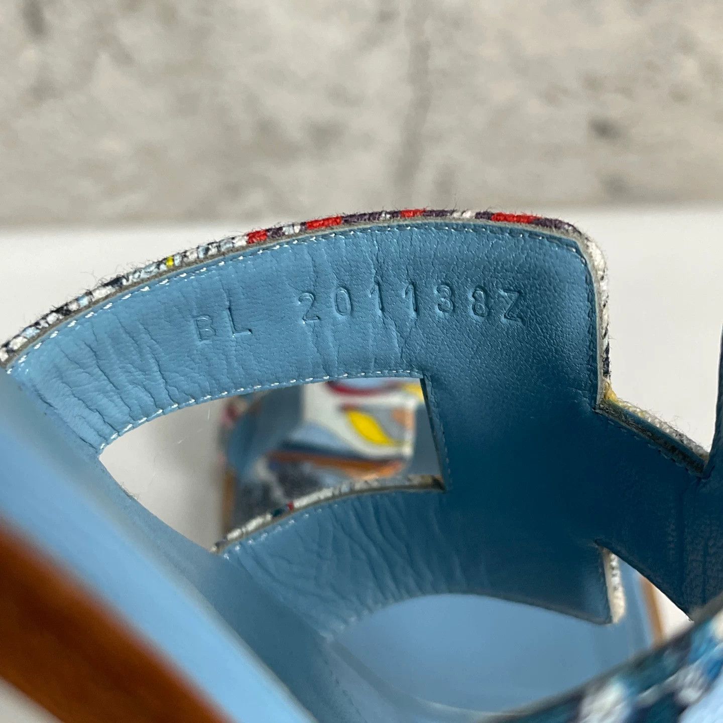 Hermes Hermes Printed Fabric Oran Sandals Size 36.5 Size US 6.5 / IT 36.5 - 10 Thumbnail