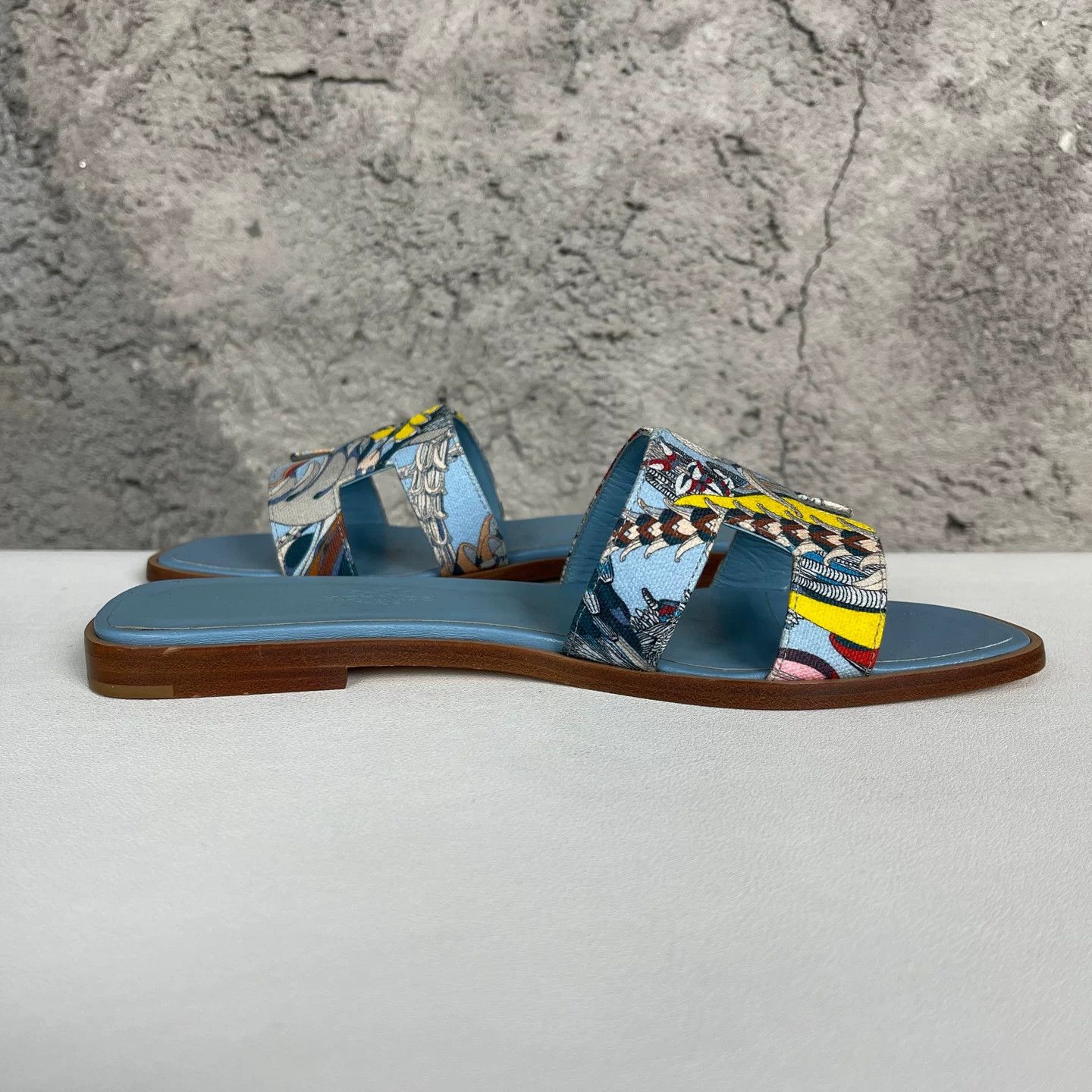 Hermes Hermes Printed Fabric Oran Sandals Size 36.5 Size US 6.5 / IT 36.5 - 6 Thumbnail