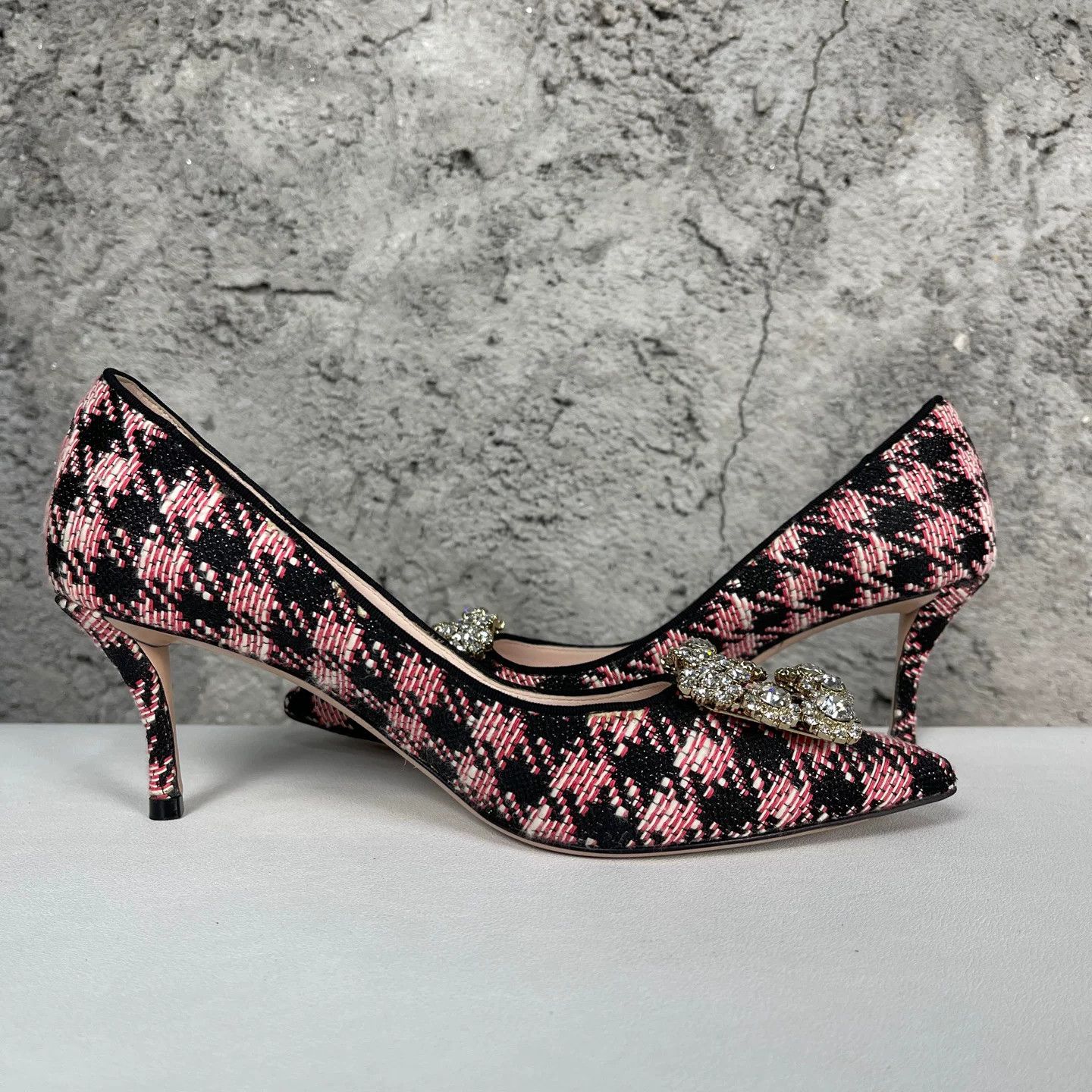 Roger Vivier Roger Vivier Crystal Buckle Tweed Pumps Size 36.5 Size US 6.5 / IT 36.5 - 6 Thumbnail