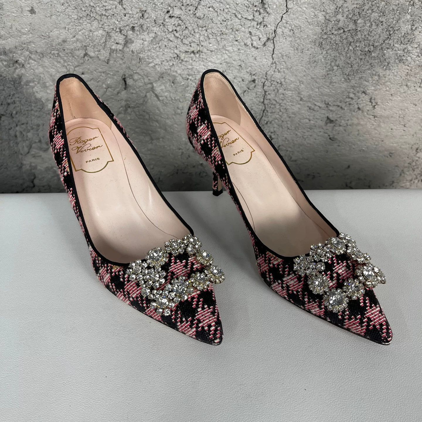 Roger Vivier Roger Vivier Crystal Buckle Tweed Pumps Size 36.5 Size US 6.5 / IT 36.5 - 2 Thumbnail