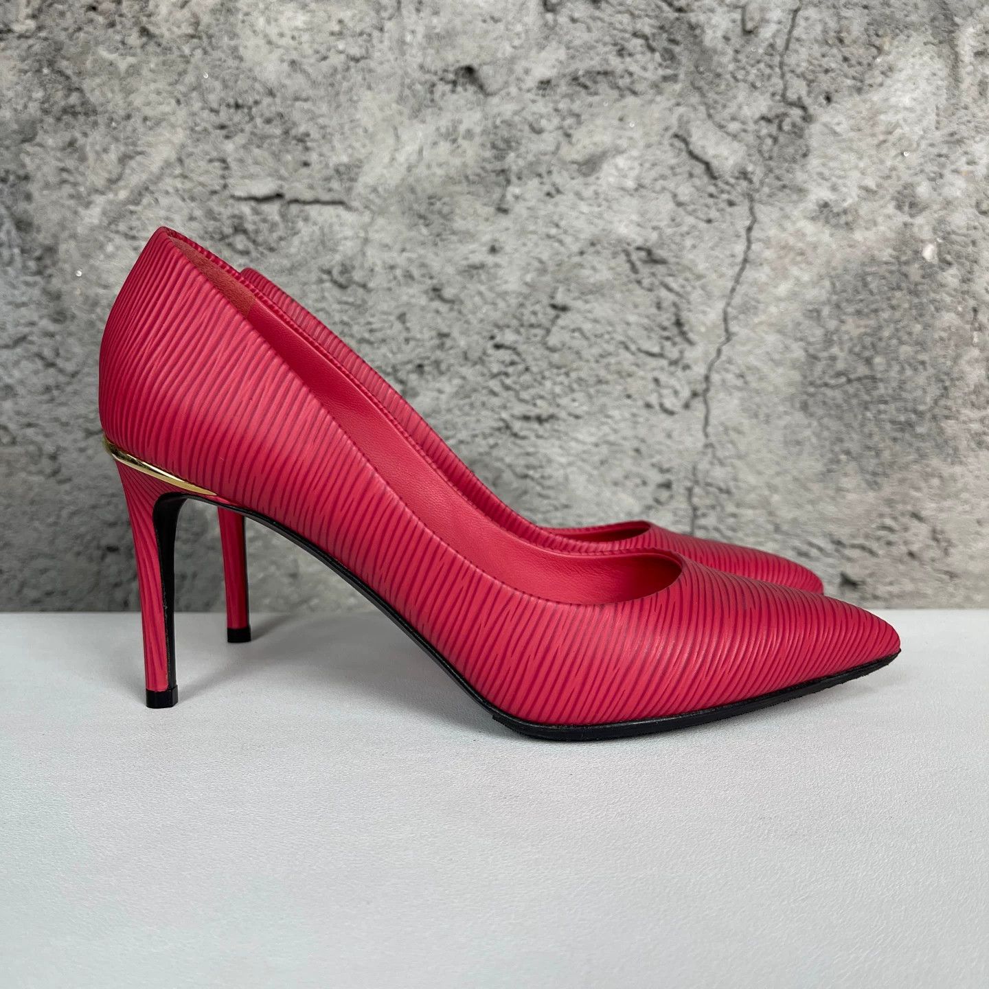 Louis Vuitton Louis Vuitton Epi Leather Pumps Pink Size 36 Size US 5 / IT 35 - 3 Thumbnail