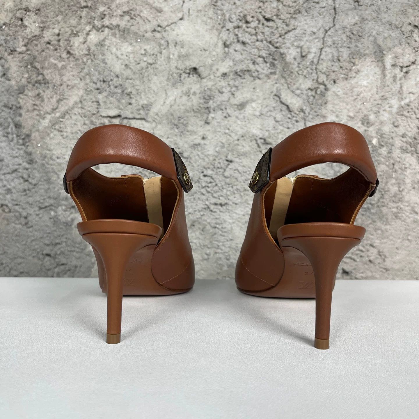 Louis Vuitton Louis Vuitton Monogram Slingback Heels Size 37 Size US 7 / IT 37 - 5 Thumbnail