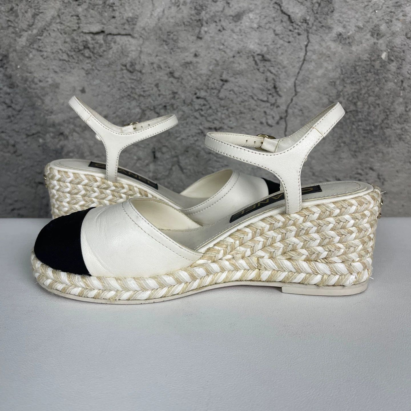 Chanel Chanel Two-Tone Espadrille Wedges Size 36 Size US 5 / IT 35 - 7 Thumbnail