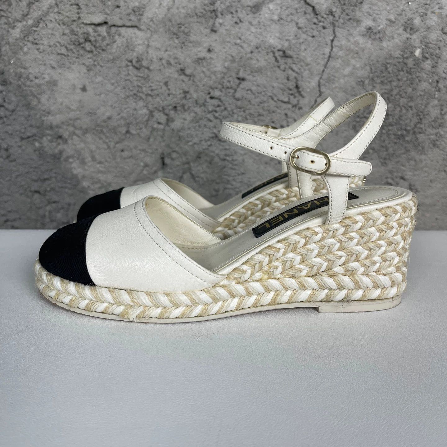Chanel Chanel Two-Tone Espadrille Wedges Size 36 Size US 5 / IT 35 - 4 Thumbnail