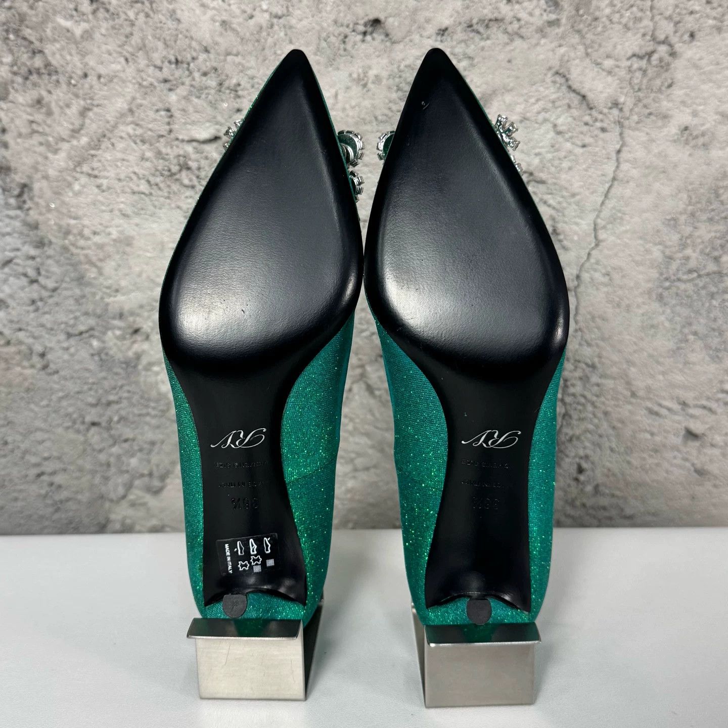 Roger Vivier Roger Vivier Green Glitter Crystal Buckle Heels Size 36.5 Size US 6.5 / IT 36.5 - 9 Thumbnail