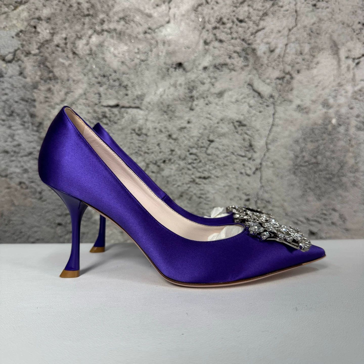 Roger Vivier Roger Vivier Satin Crystal Buckle Heels 36.5 Size US 6.5 / IT 36.5 - 3 Thumbnail
