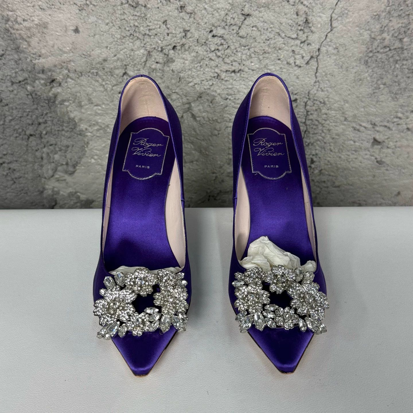 Roger Vivier Roger Vivier Satin Crystal Buckle Heels 36.5 Size US 6.5 / IT 36.5 - 8 Thumbnail