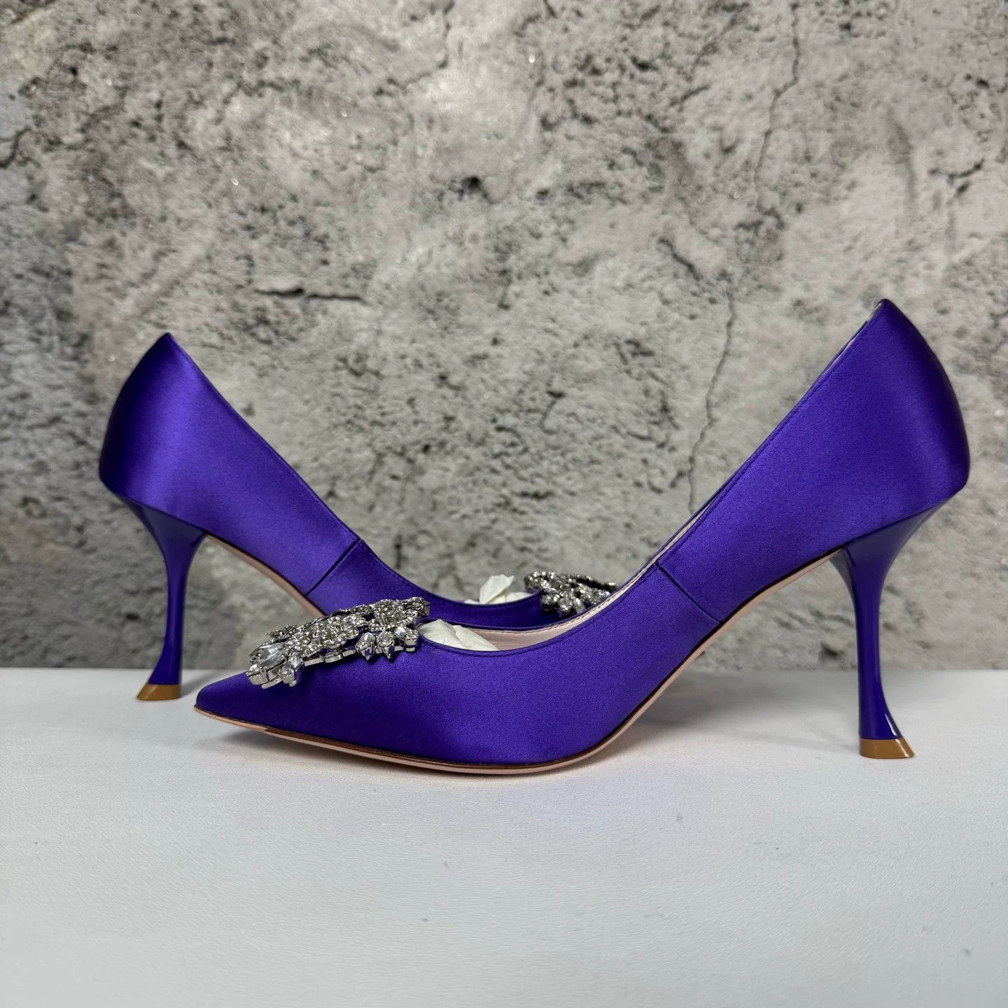 Roger Vivier Roger Vivier Satin Crystal Buckle Heels 36.5 Size US 6.5 / IT 36.5 - 7 Thumbnail