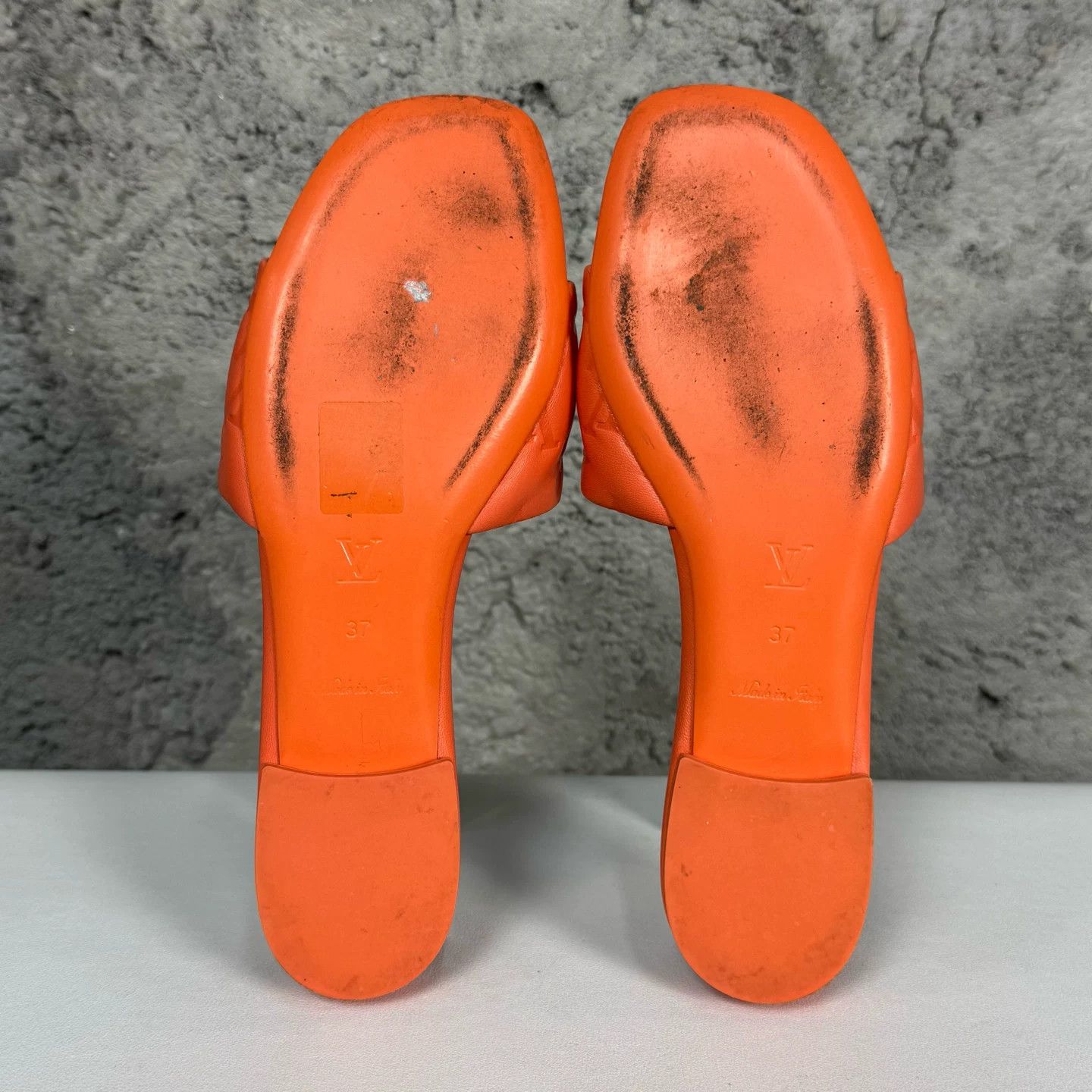 Louis Vuitton Louis Vuitton Orange Embossed Monogram Slides Size 37 Size US 7 / IT 37 - 9 Thumbnail