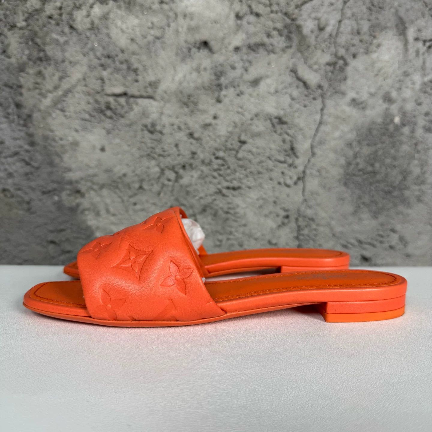 Louis Vuitton Louis Vuitton Orange Embossed Monogram Slides Size 37 Size US 7 / IT 37 - 4 Thumbnail