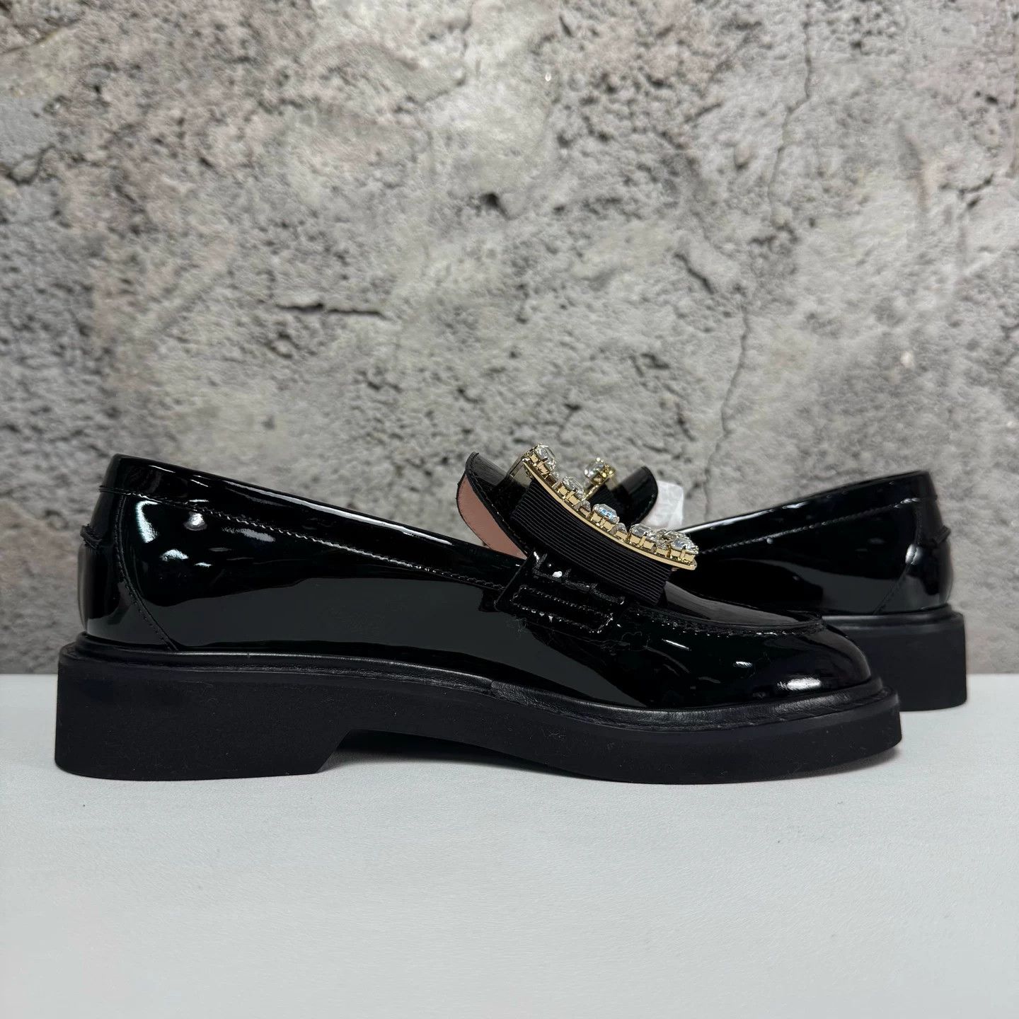 Roger Vivier Roger Vivier Crystal Buckle Loafers Size 36.5 Size US 6.5 / IT 36.5 - 6 Thumbnail