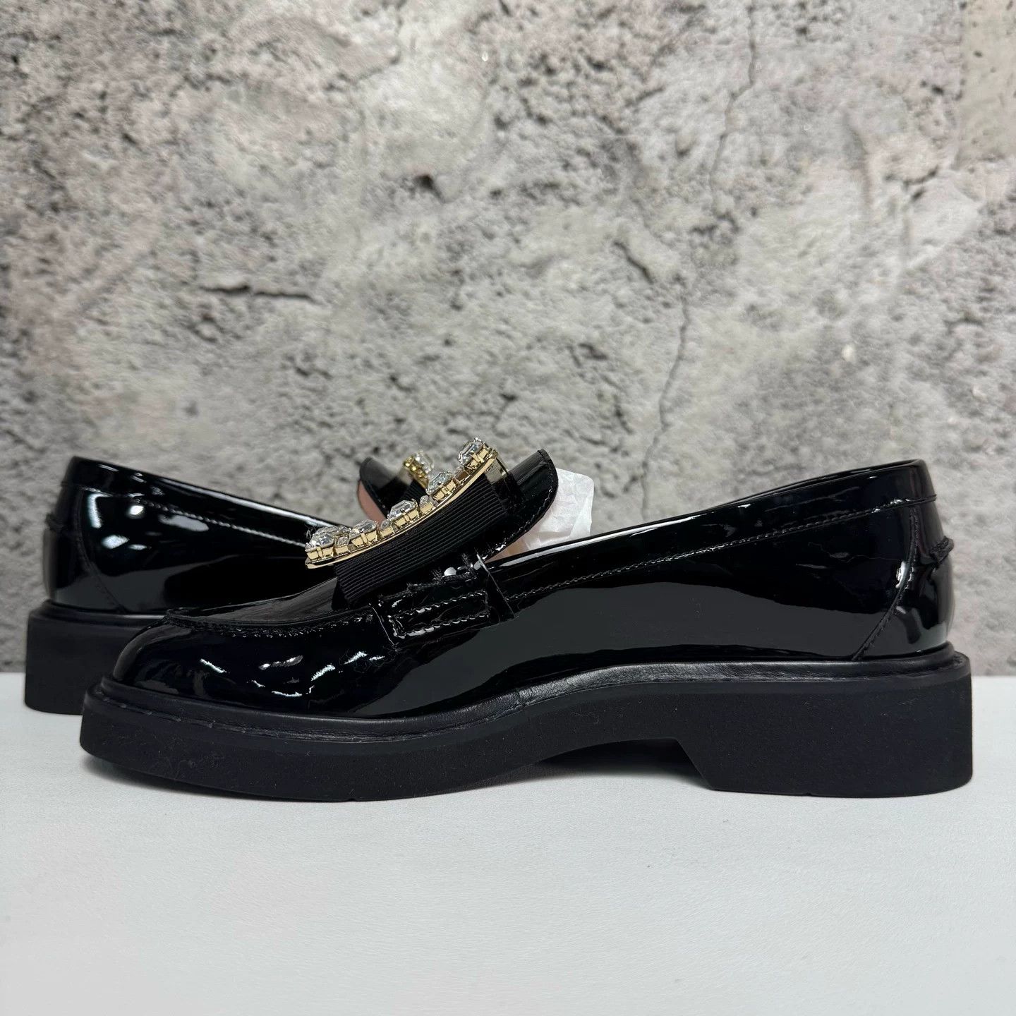 Roger Vivier Roger Vivier Crystal Buckle Loafers Size 36.5 Size US 6.5 / IT 36.5 - 7 Thumbnail
