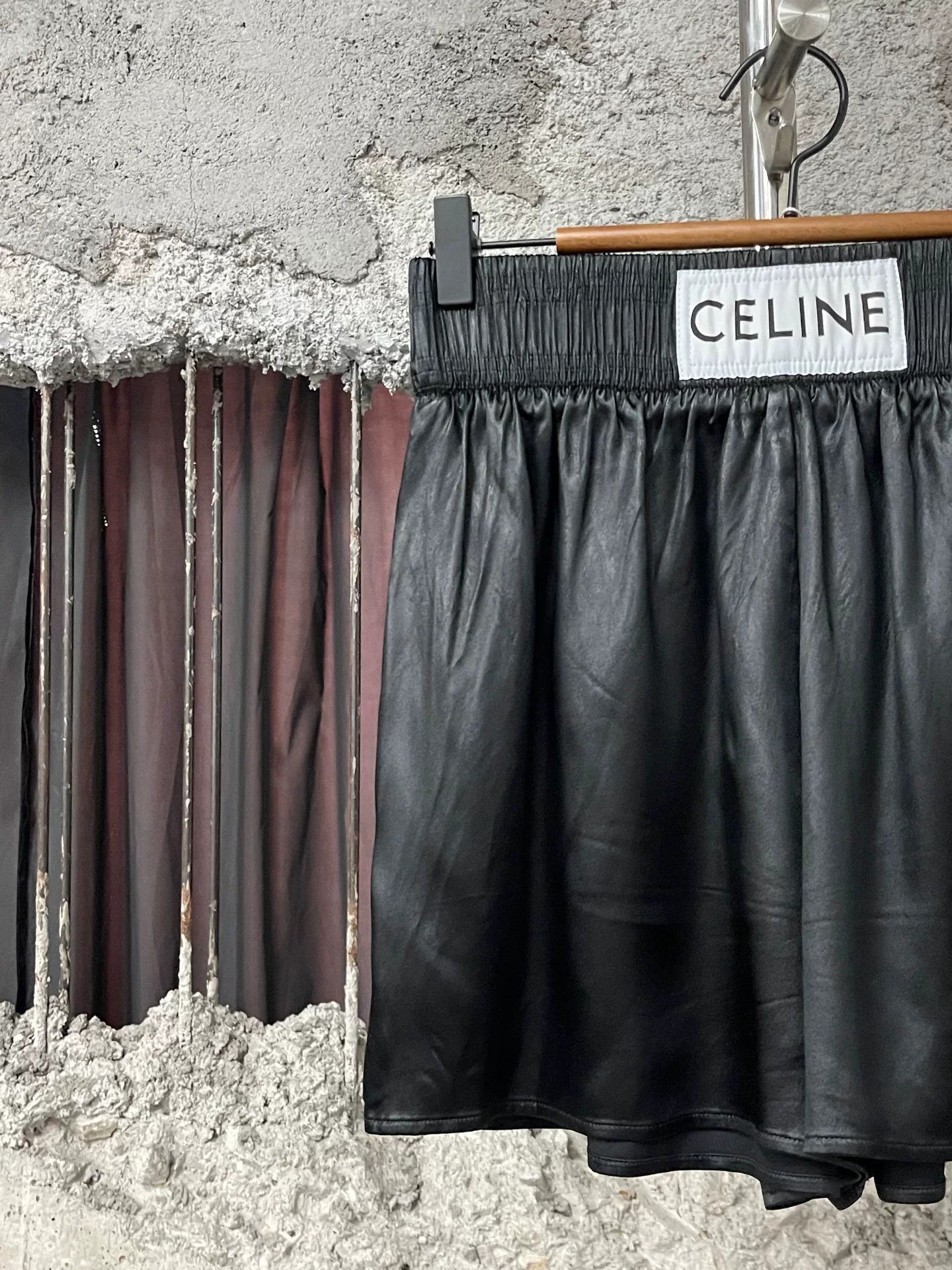 Celine Celine Logo Elastic Waistband Shorts Size 36 Size 26" / US 2 / IT 38 - 4 Thumbnail