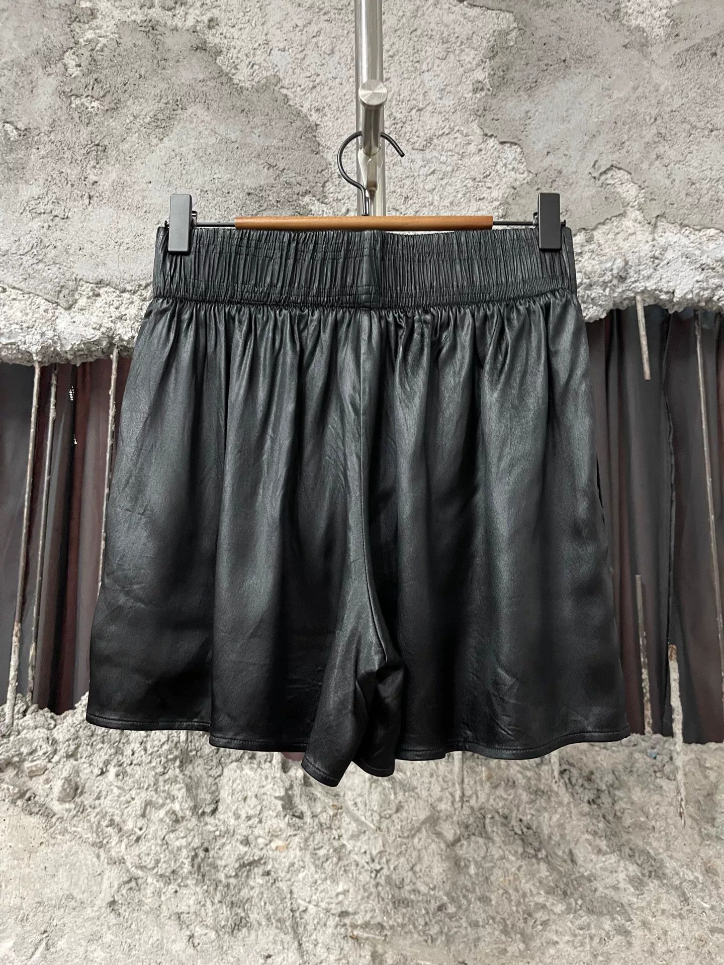 Celine Celine Logo Elastic Waistband Shorts Size 36 Size 26" / US 2 / IT 38 - 3 Thumbnail