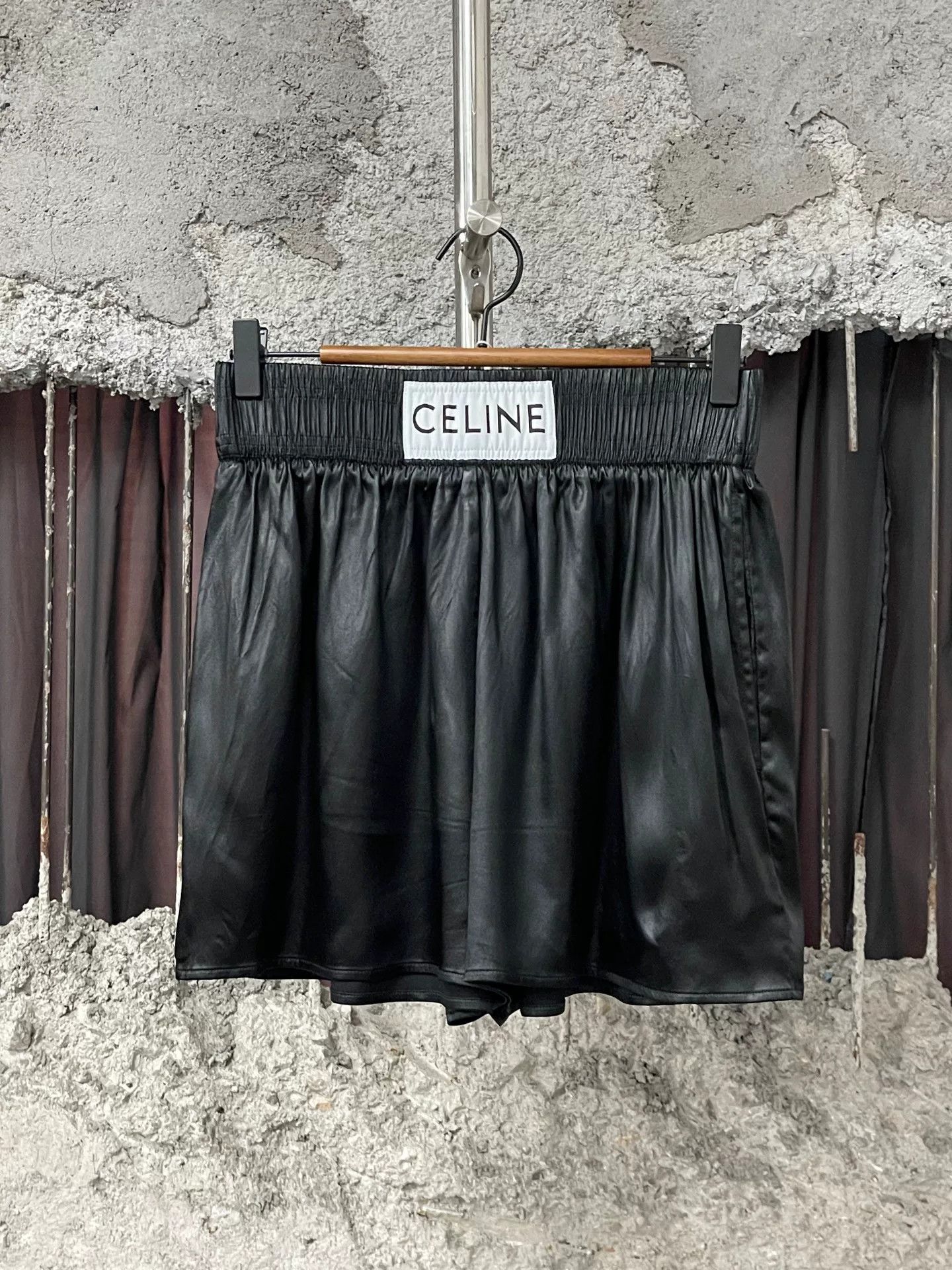 Celine Celine Logo Elastic Waistband Shorts Size 36 Size 26" / US 2 / IT 38 - 2 Thumbnail