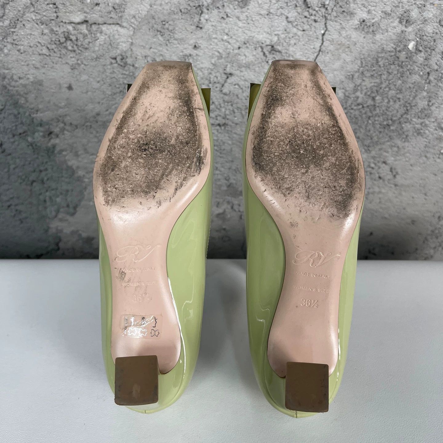 Roger Vivier Roger Vivier Patent Heels Size 36.5 Size US 6.5 / IT 36.5 - 9 Thumbnail