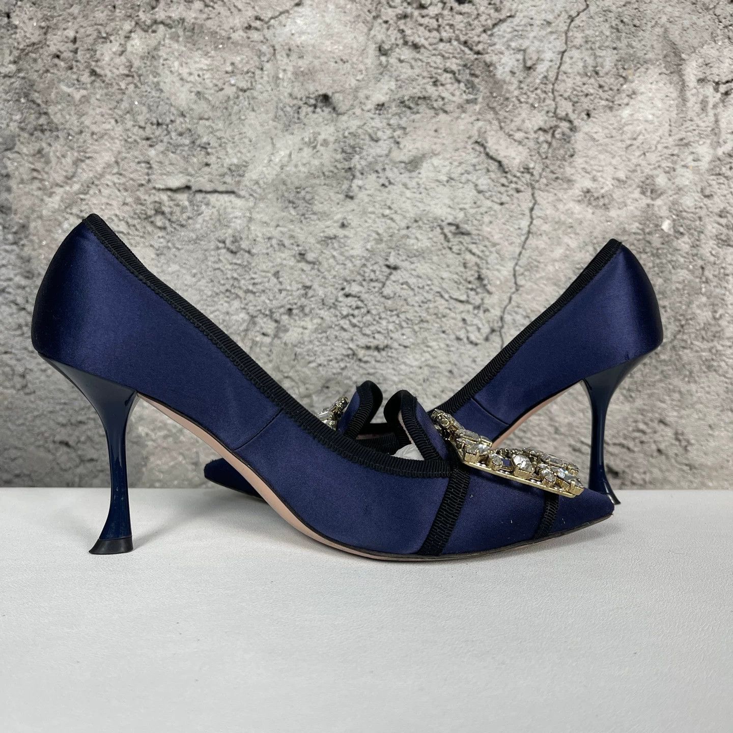 Roger Vivier Roger Vivier Crystal Buckle Satin Heels Size 36.5 Size US 6.5 / IT 36.5 - 6 Thumbnail