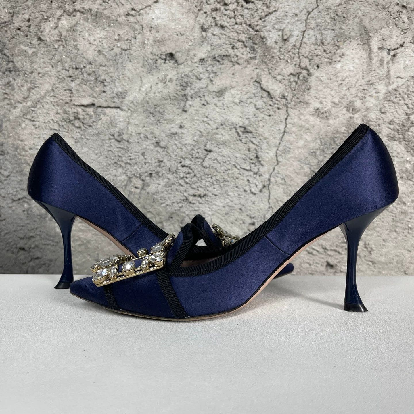 Roger Vivier Roger Vivier Crystal Buckle Satin Heels Size 36.5 Size US 6.5 / IT 36.5 - 7 Thumbnail