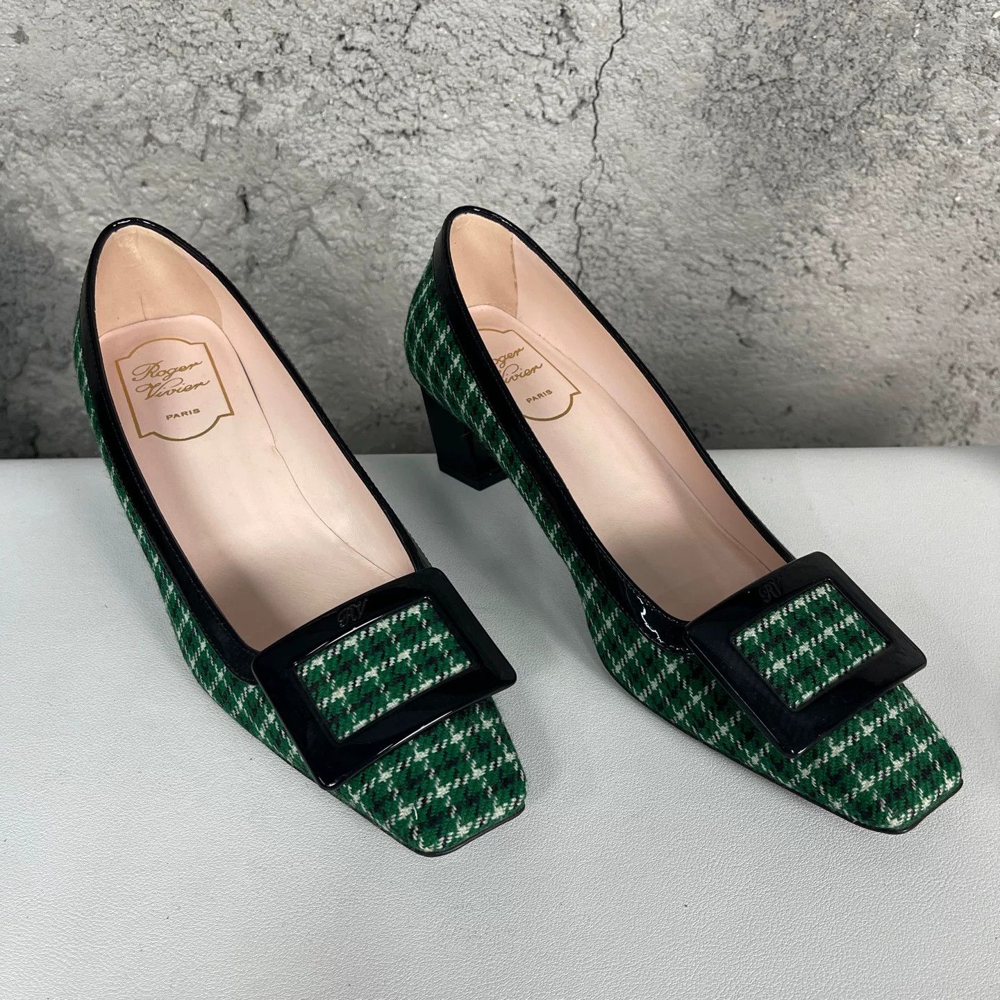 Roger Vivier Roger Vivier Green Checkered Heels Size 36.5 Size US 6.5 / IT 36.5 - 2 Thumbnail