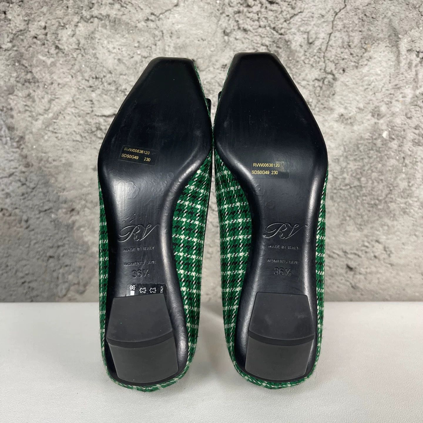 Roger Vivier Roger Vivier Green Checkered Heels Size 36.5 Size US 6.5 / IT 36.5 - 9 Thumbnail