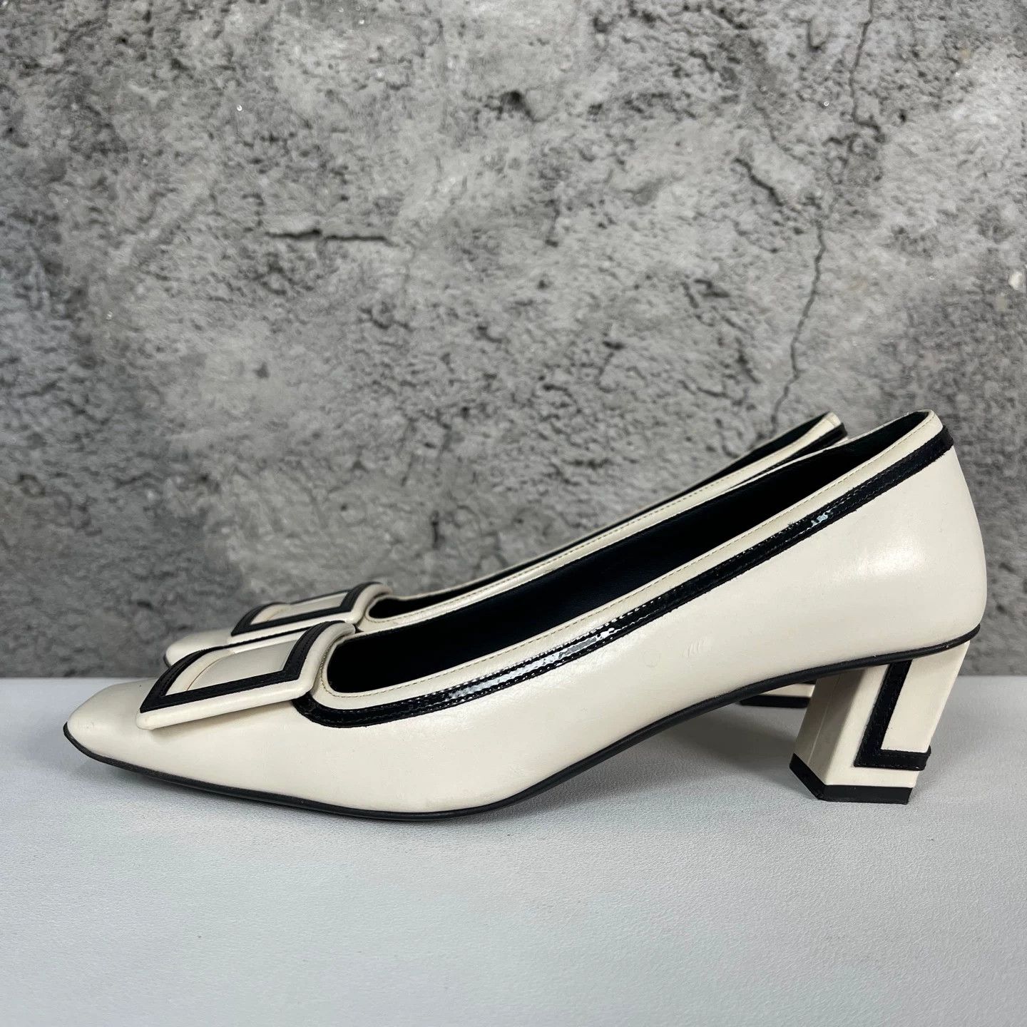 Roger Vivier Roger Vivier Two-Tone Square Buckle Pumps Size 36 Size US 6 / IT 36 - 4 Thumbnail