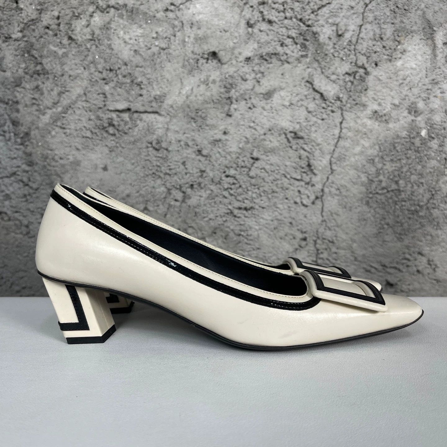 Roger Vivier Roger Vivier Two-Tone Square Buckle Pumps Size 36 Size US 6 / IT 36 - 3 Thumbnail