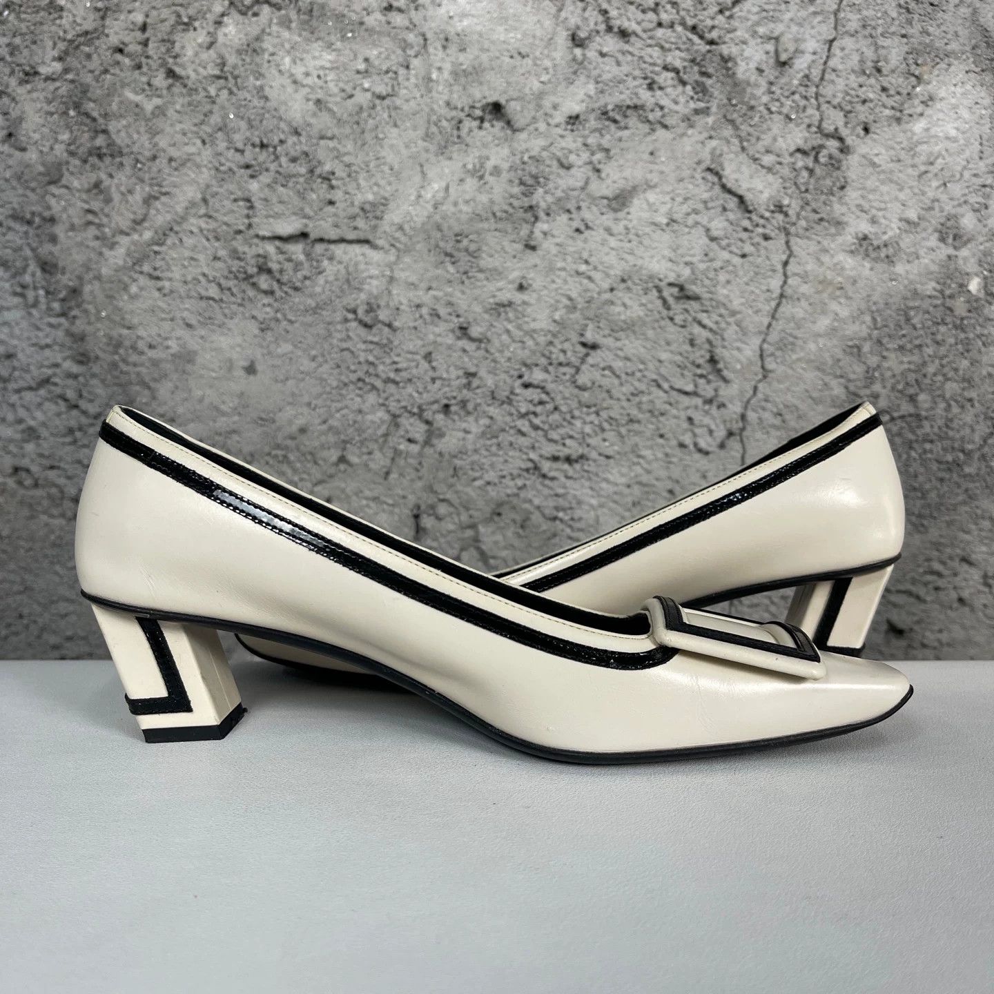 Roger Vivier Roger Vivier Two-Tone Square Buckle Pumps Size 36 Size US 6 / IT 36 - 6 Thumbnail