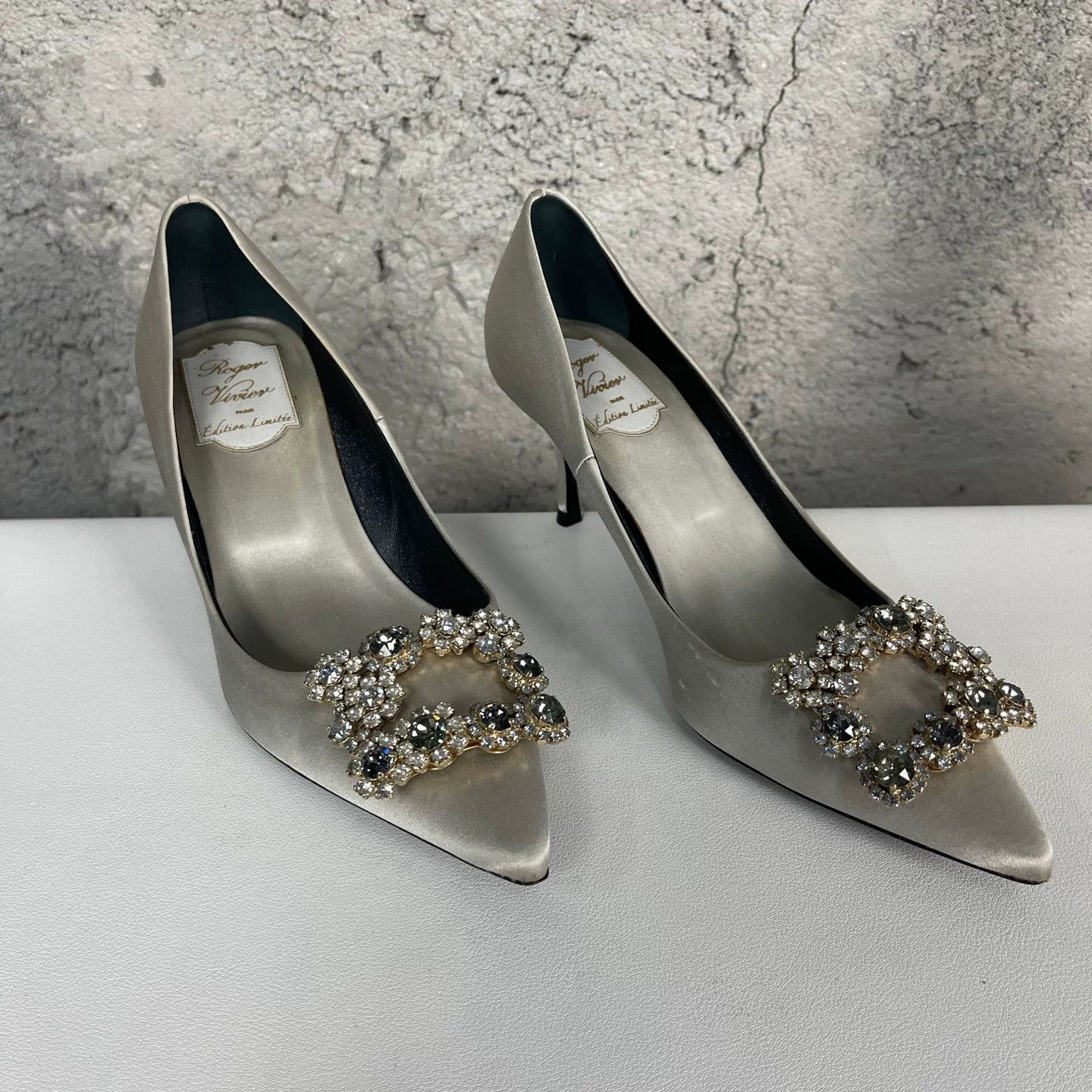 Roger Vivier Roger Vivier Crystal Buckle Satin Pumps 36.5 Size US 6.5 / IT 36.5 - 2 Thumbnail
