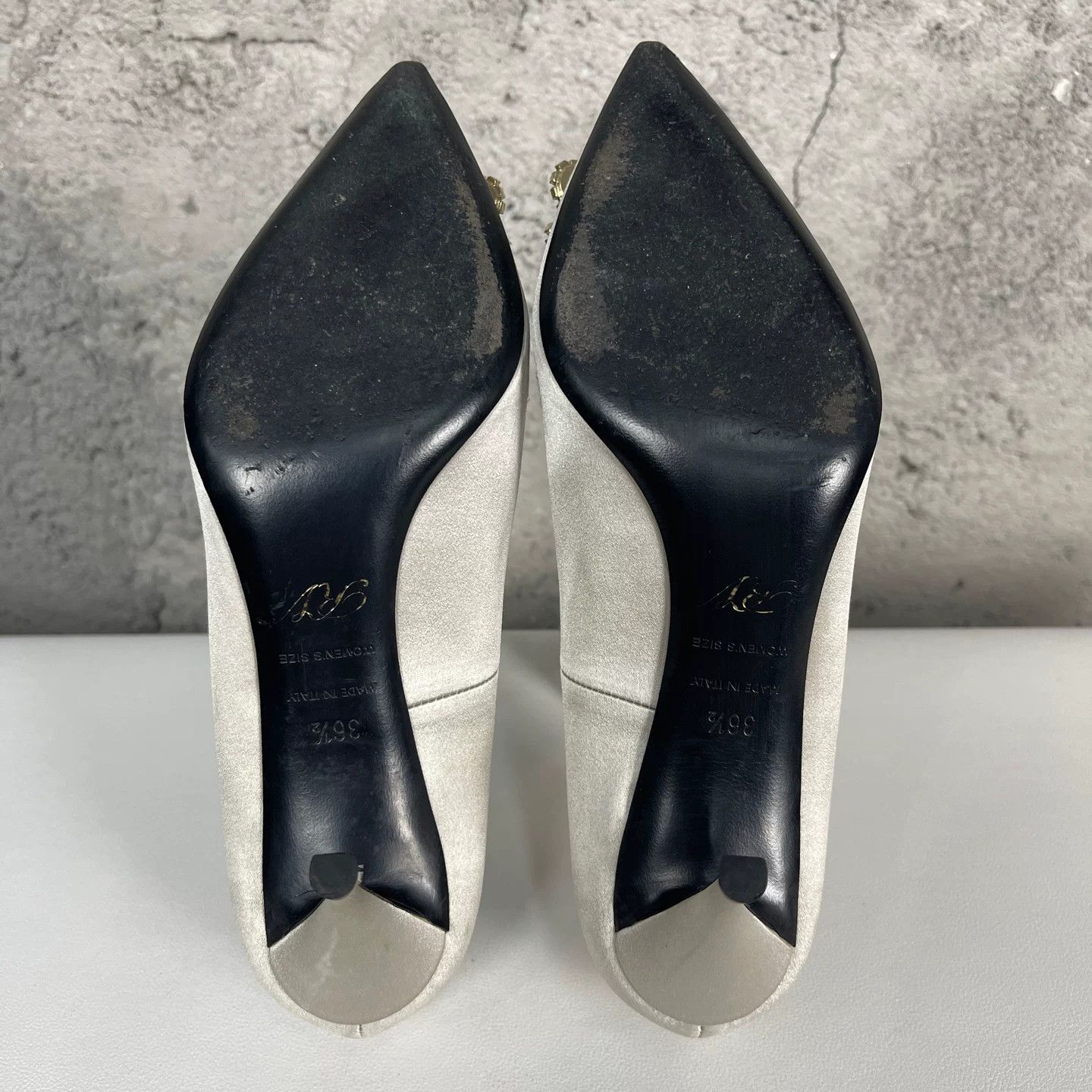 Roger Vivier Roger Vivier Crystal Buckle Satin Pumps 36.5 Size US 6.5 / IT 36.5 - 9 Thumbnail