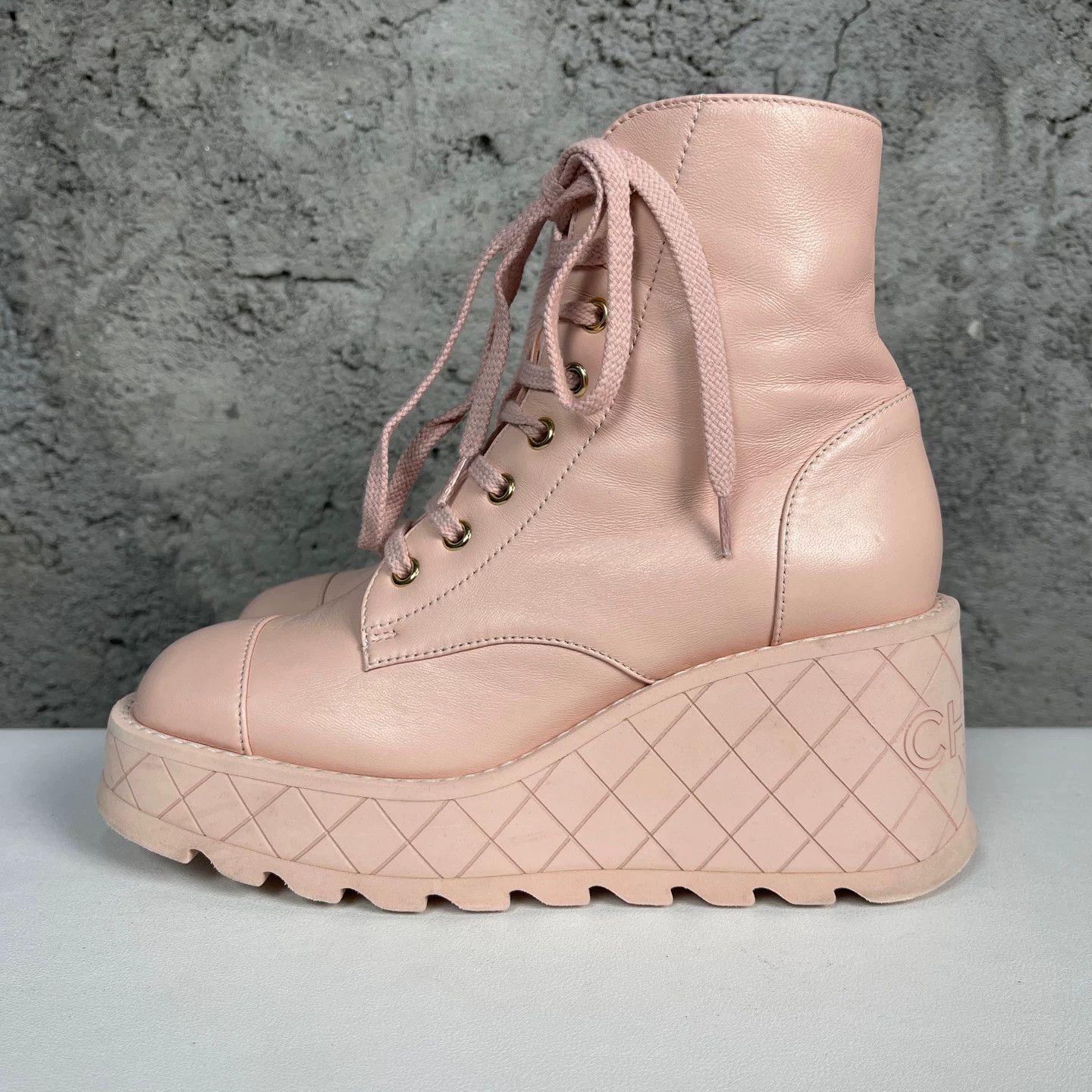 Chanel Chanel Pink Leather Platform Boots Size 36.5 Size US 6.5 / IT 36.5 - 4 Thumbnail
